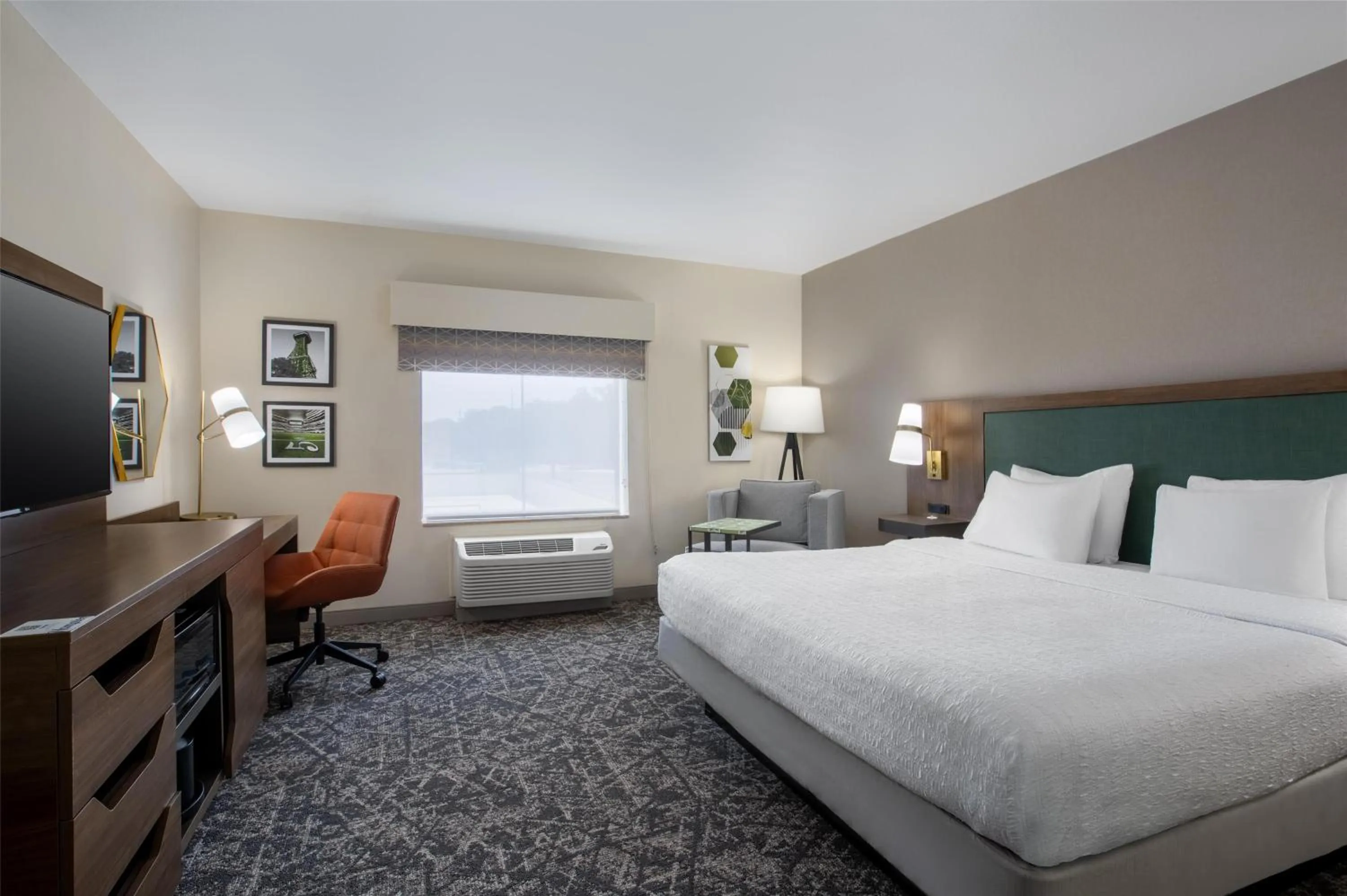 Bed in Hampton Inn & Suites Dallas-Arlington North-Entertainment District