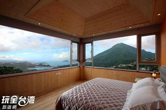 Photo of the whole room, Bed in Good Time B&B