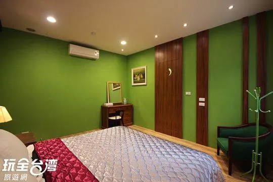 Photo of the whole room, Bed in Good Time B&B