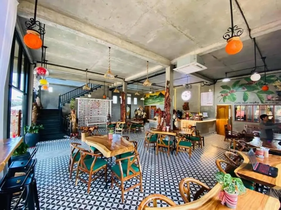 Restaurant/places to eat in RaVorn Villa Boutique