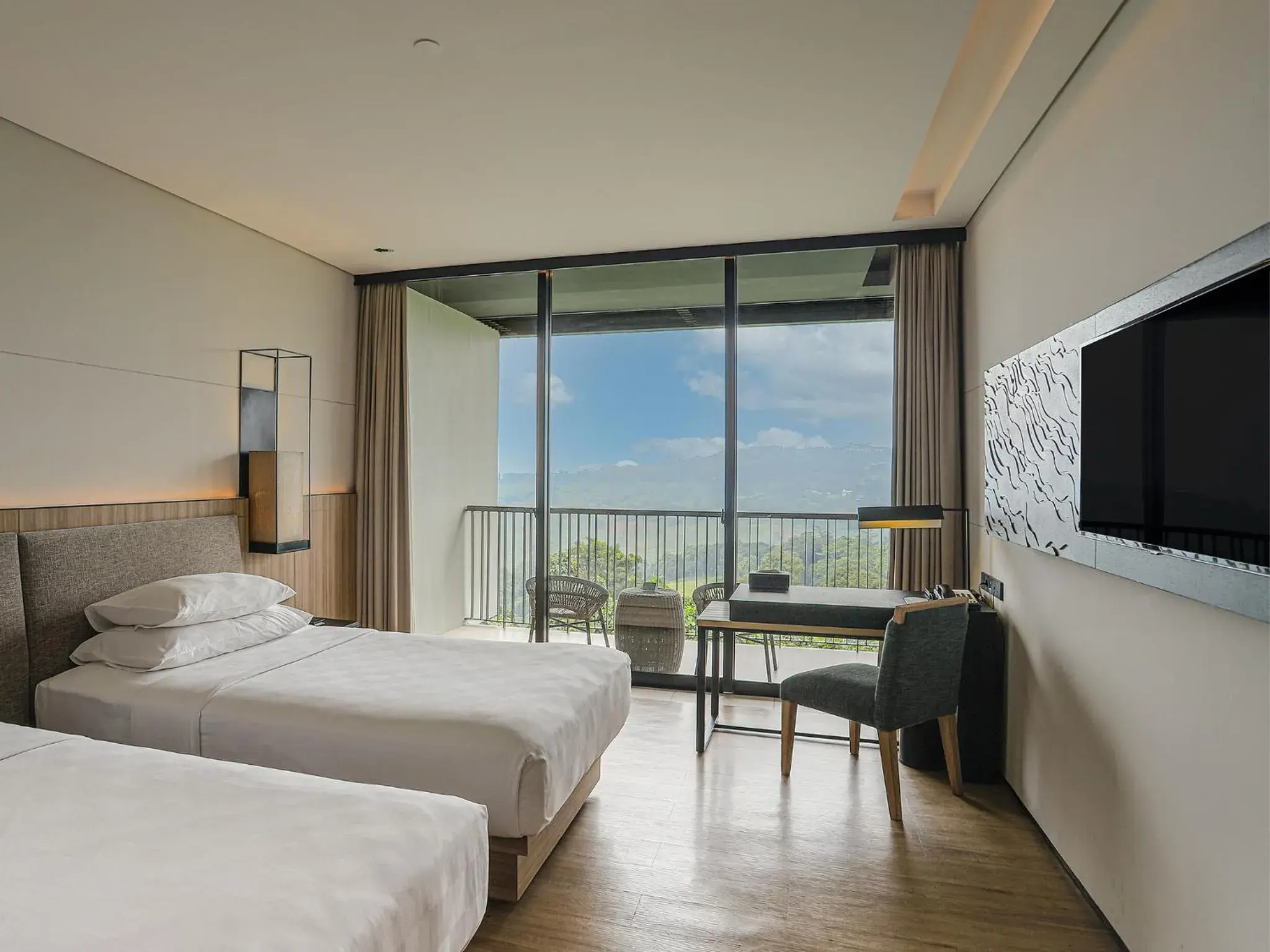 Deluxe Twin Room with Mountain View in Royal Tulip Gunung Geulis Resort and Golf Deluxe Twin Room with Mountain View in Royal Tulip Gunung Geulis Resort and Golf