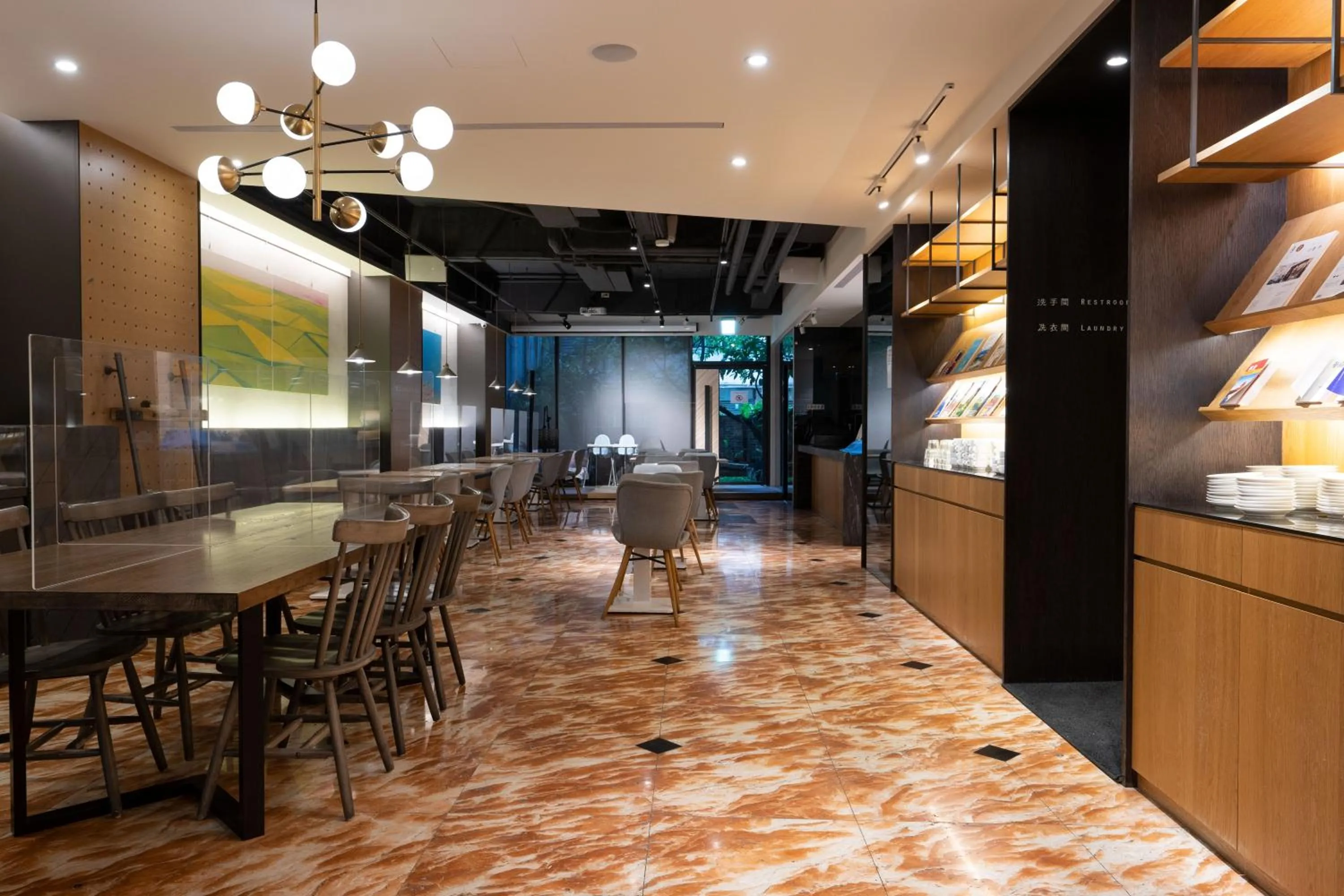 Restaurant/places to eat in Hub Hotel Zhongli