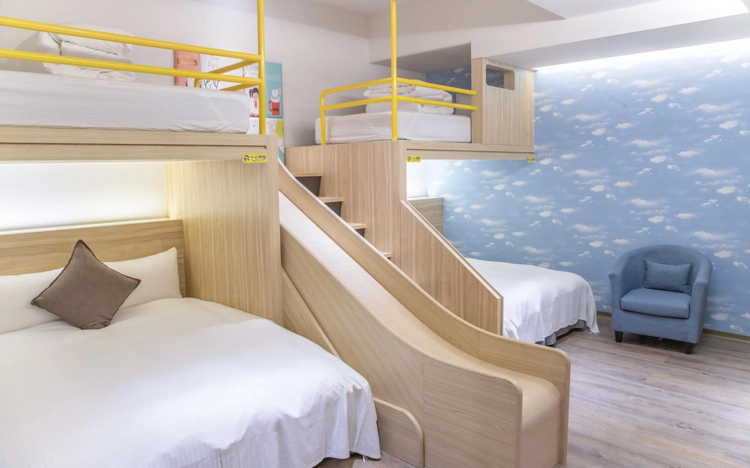 Photo of the whole room, Bed in Hub Hotel Zhongli