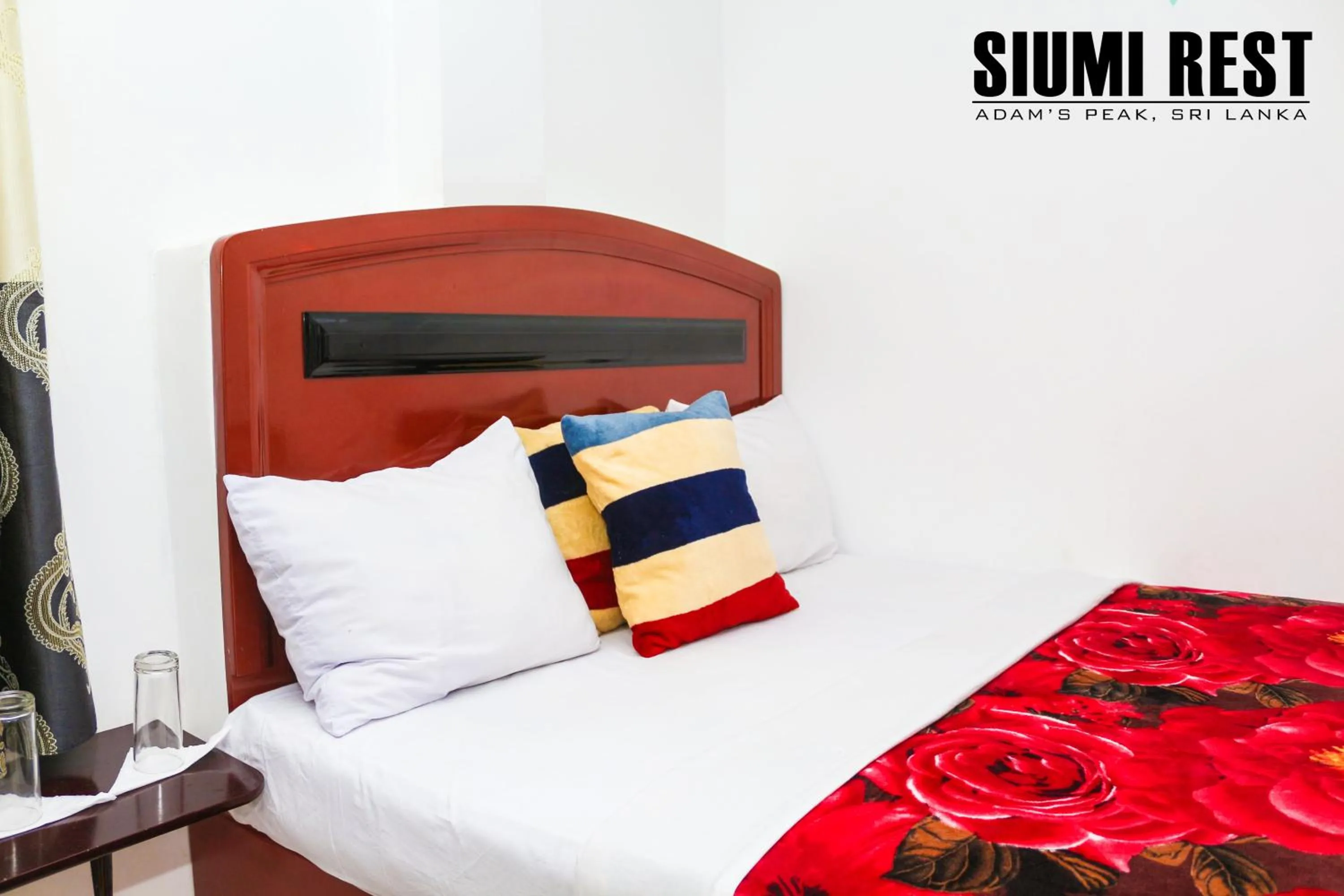 Seating area, Bed in Siumi Rest