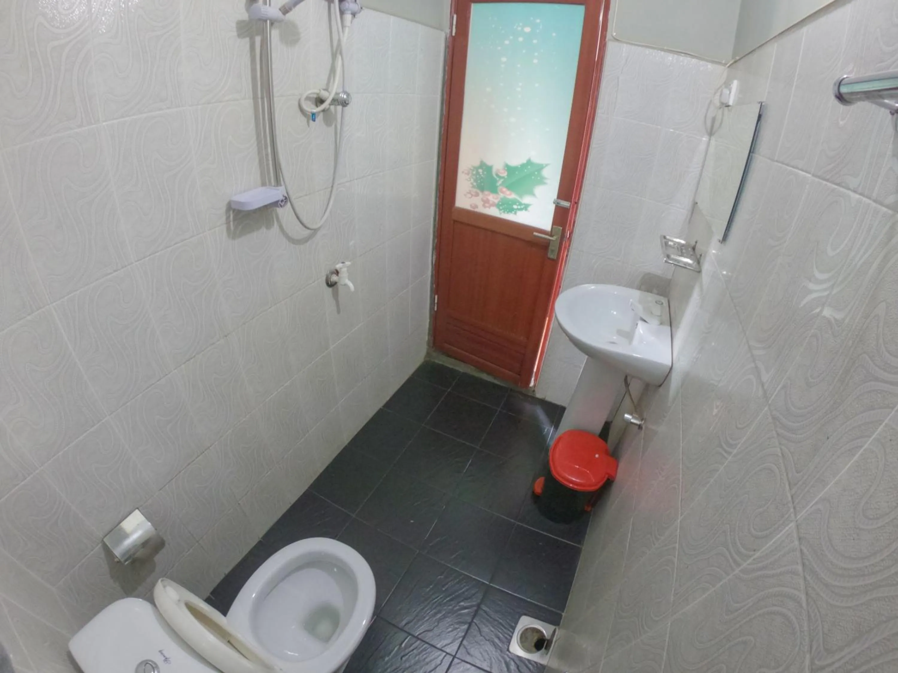 Shower in Siumi Rest