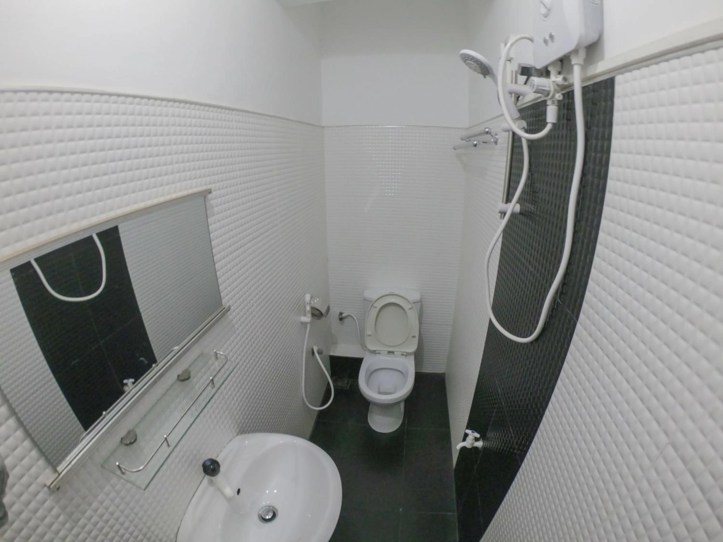 Shower in Siumi Rest