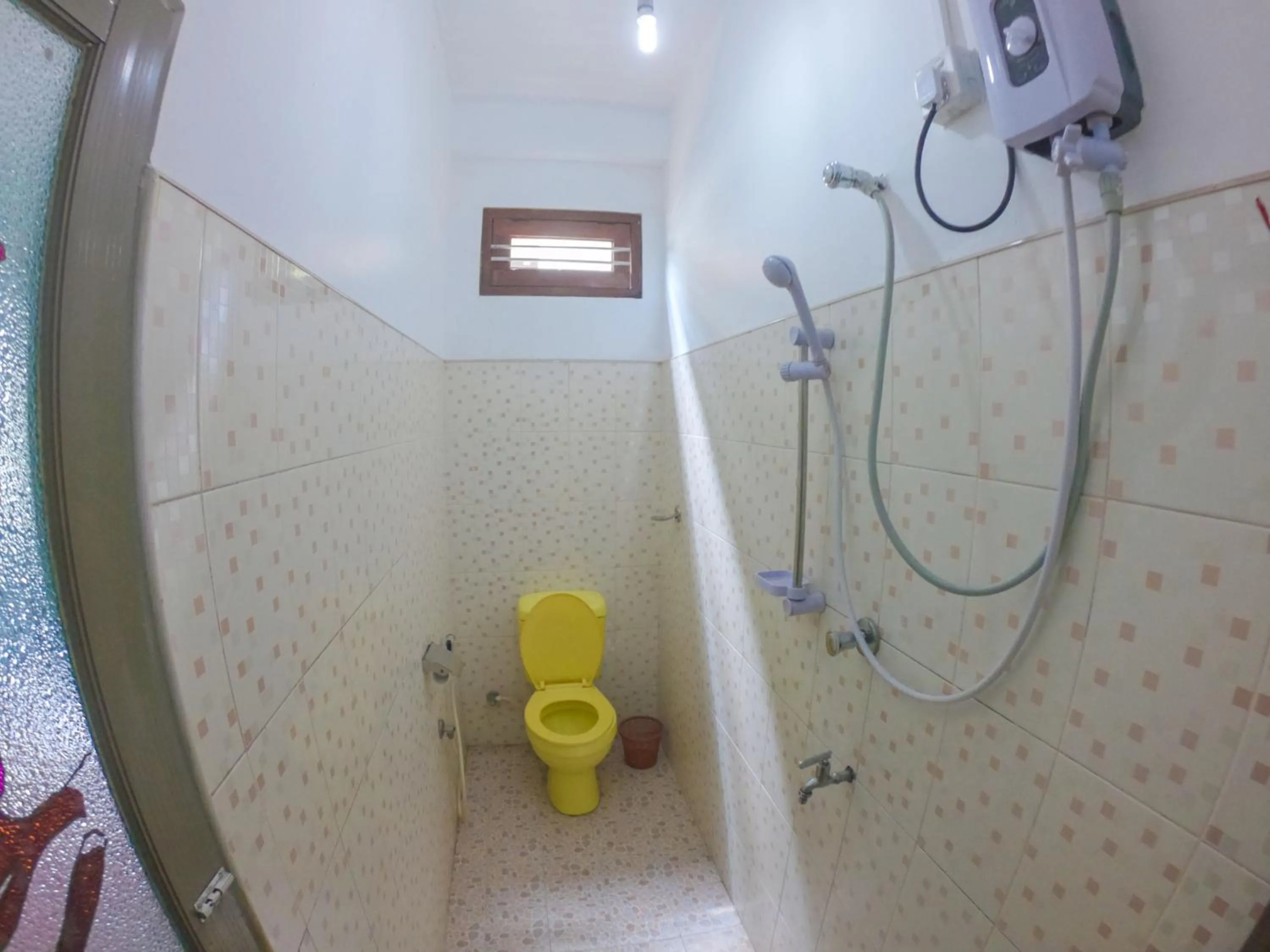 Shower in Siumi Rest