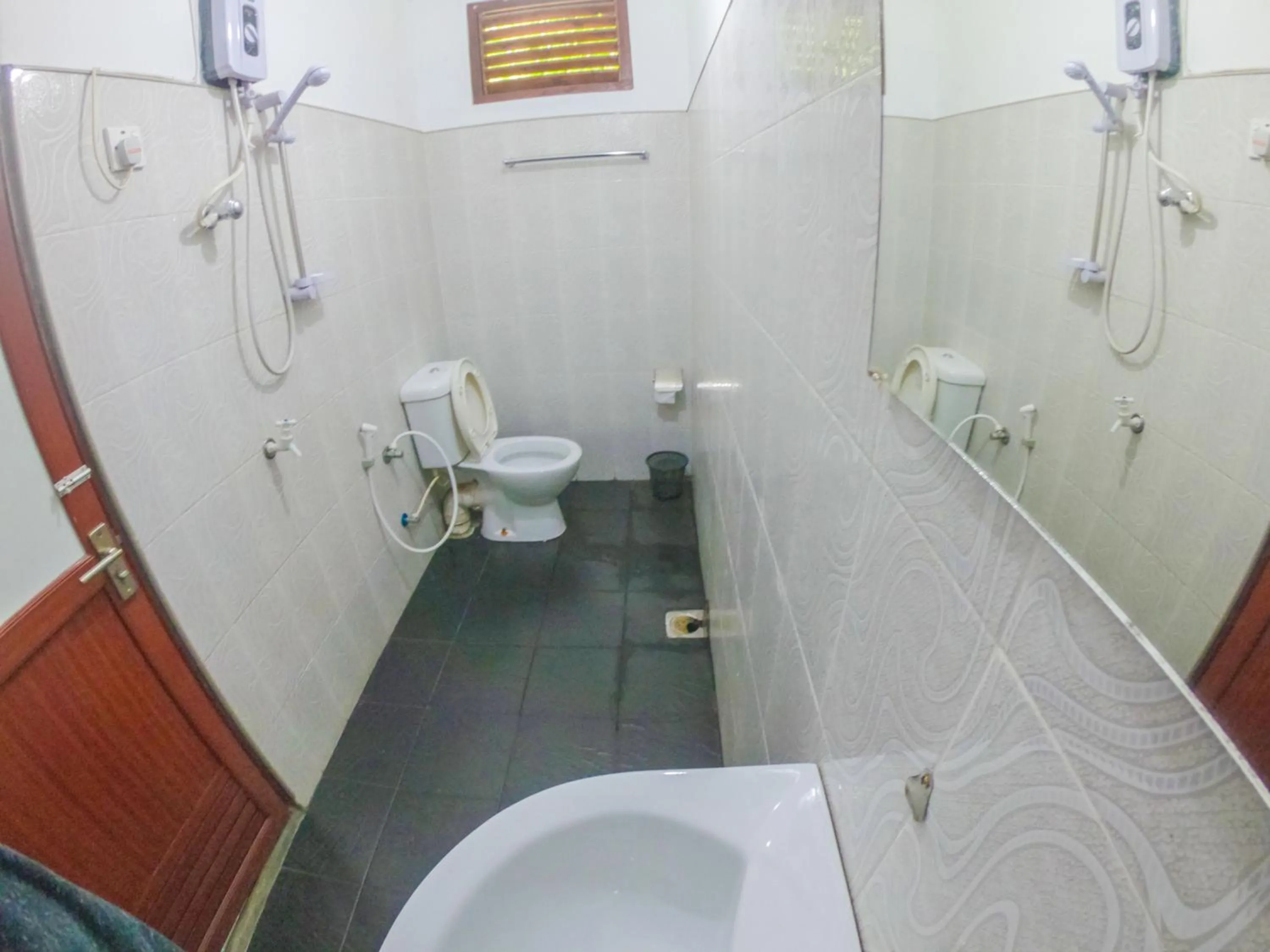 Shower in Siumi Rest