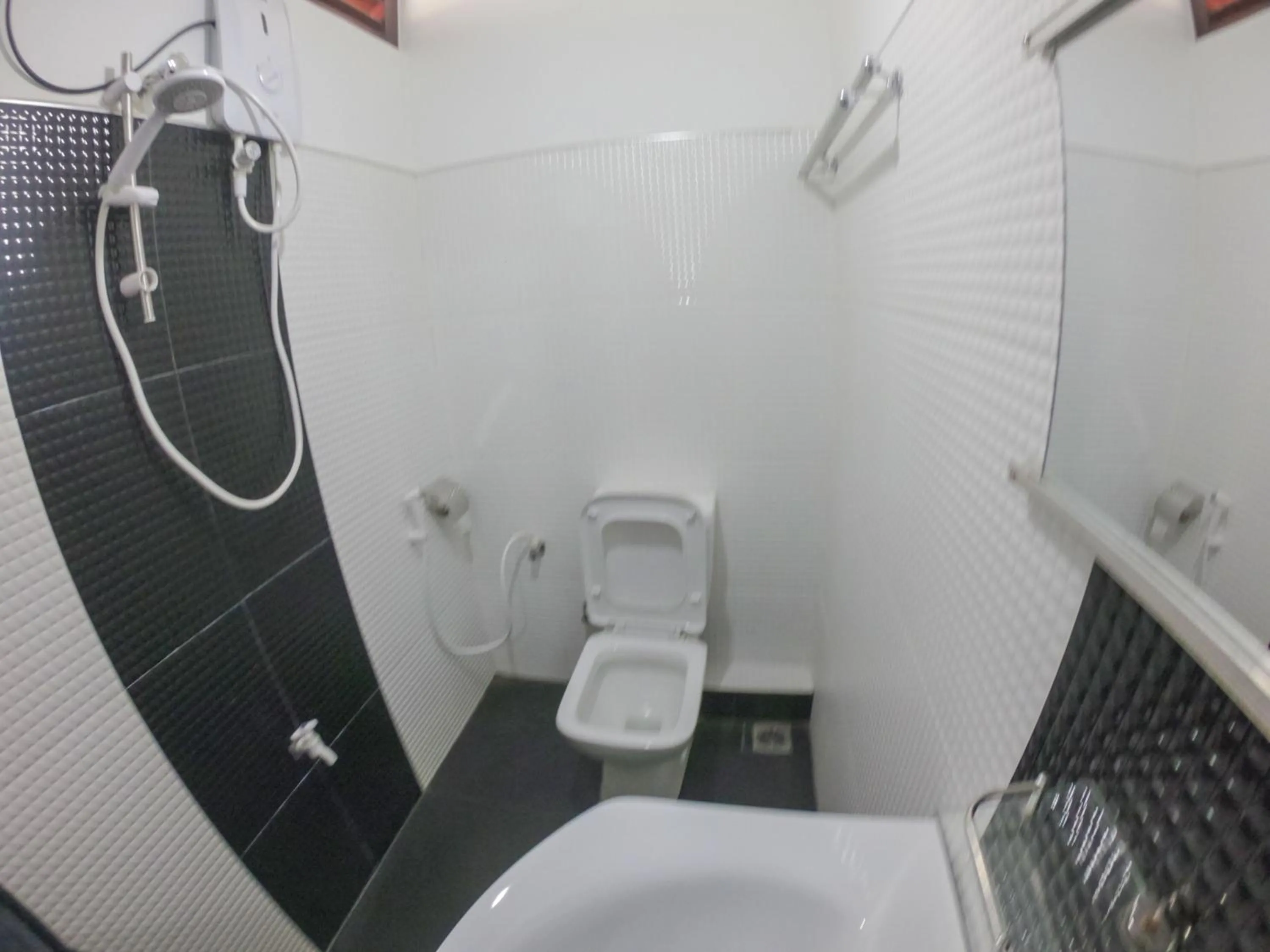 Shower in Siumi Rest