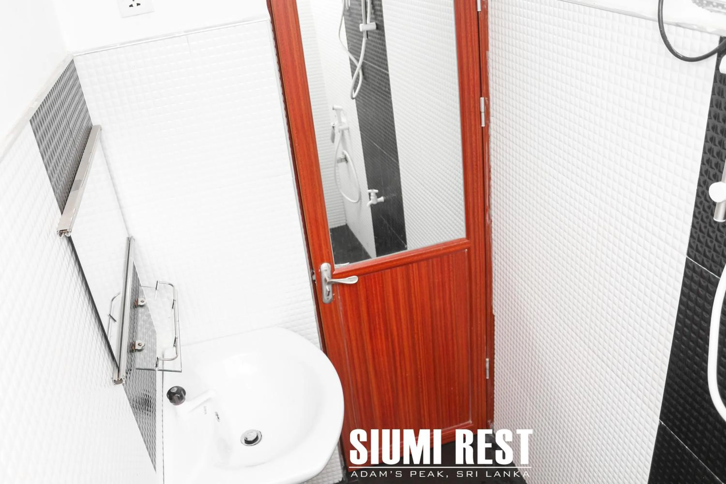 Shower in Siumi Rest