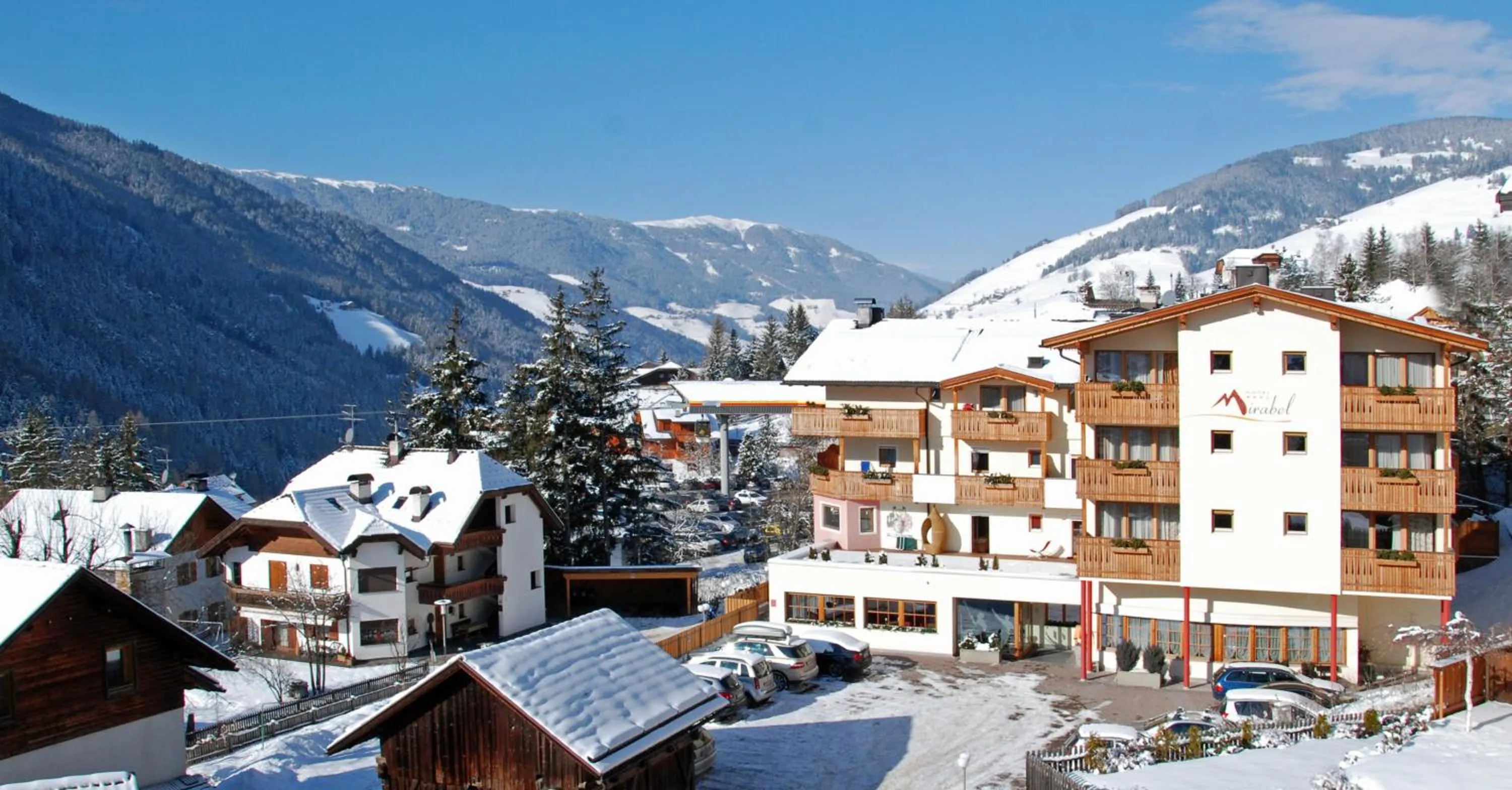 Facade/entrance in Hotel Mirabel
