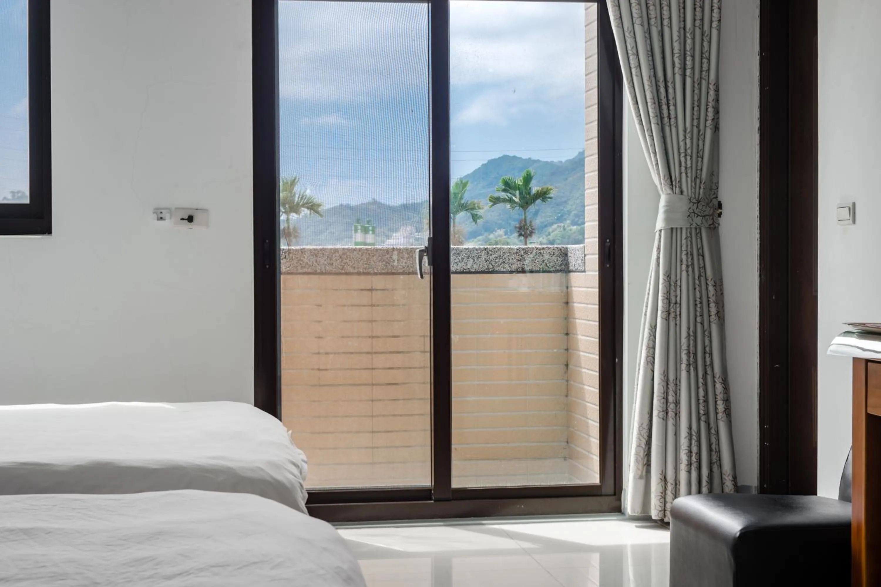 Photo of the whole room, Bed in Quan Ming B&B