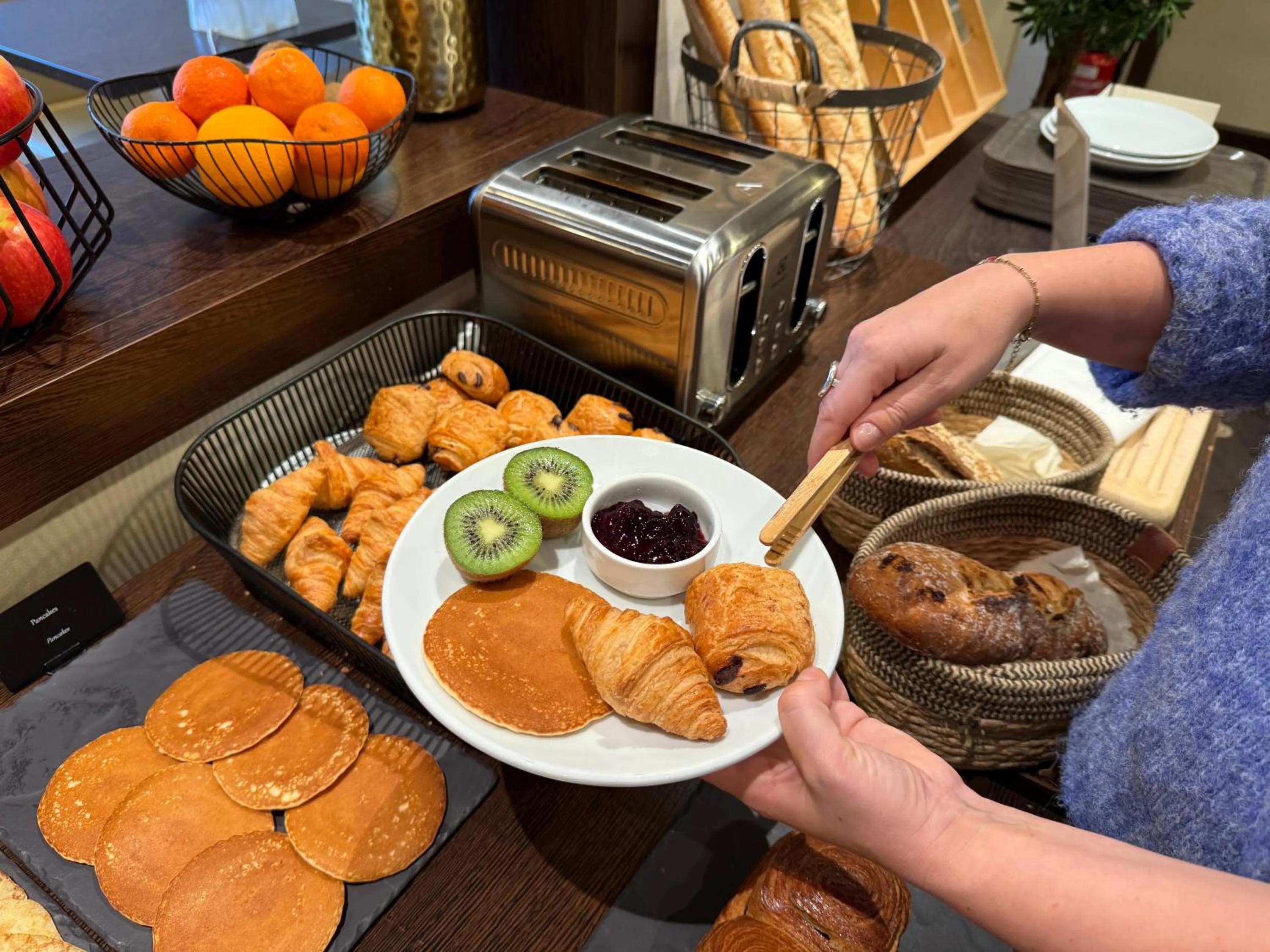 Breakfast in Kyriad Rennes Nord Hotel