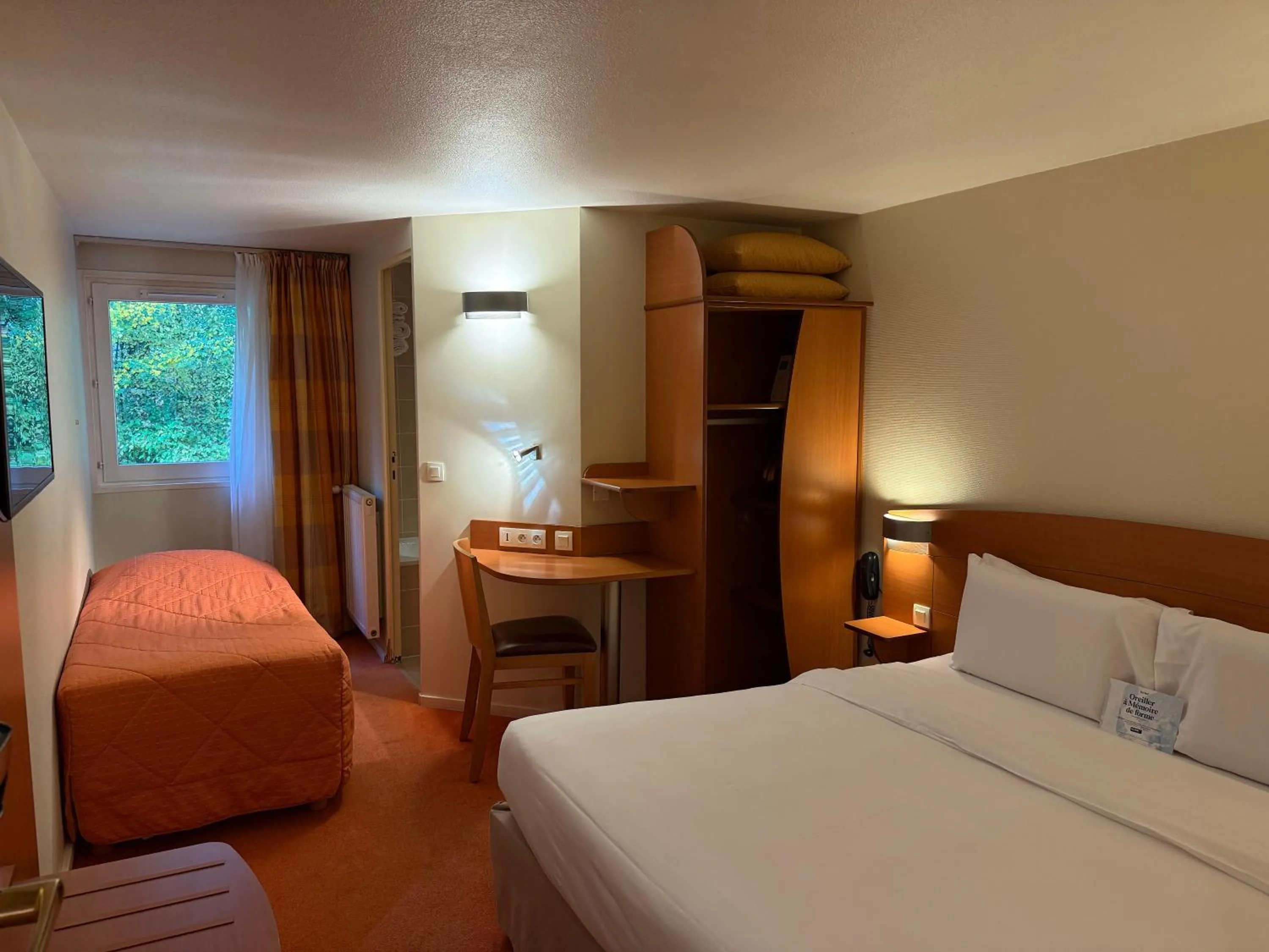 Bed in Kyriad Rennes Nord Hotel