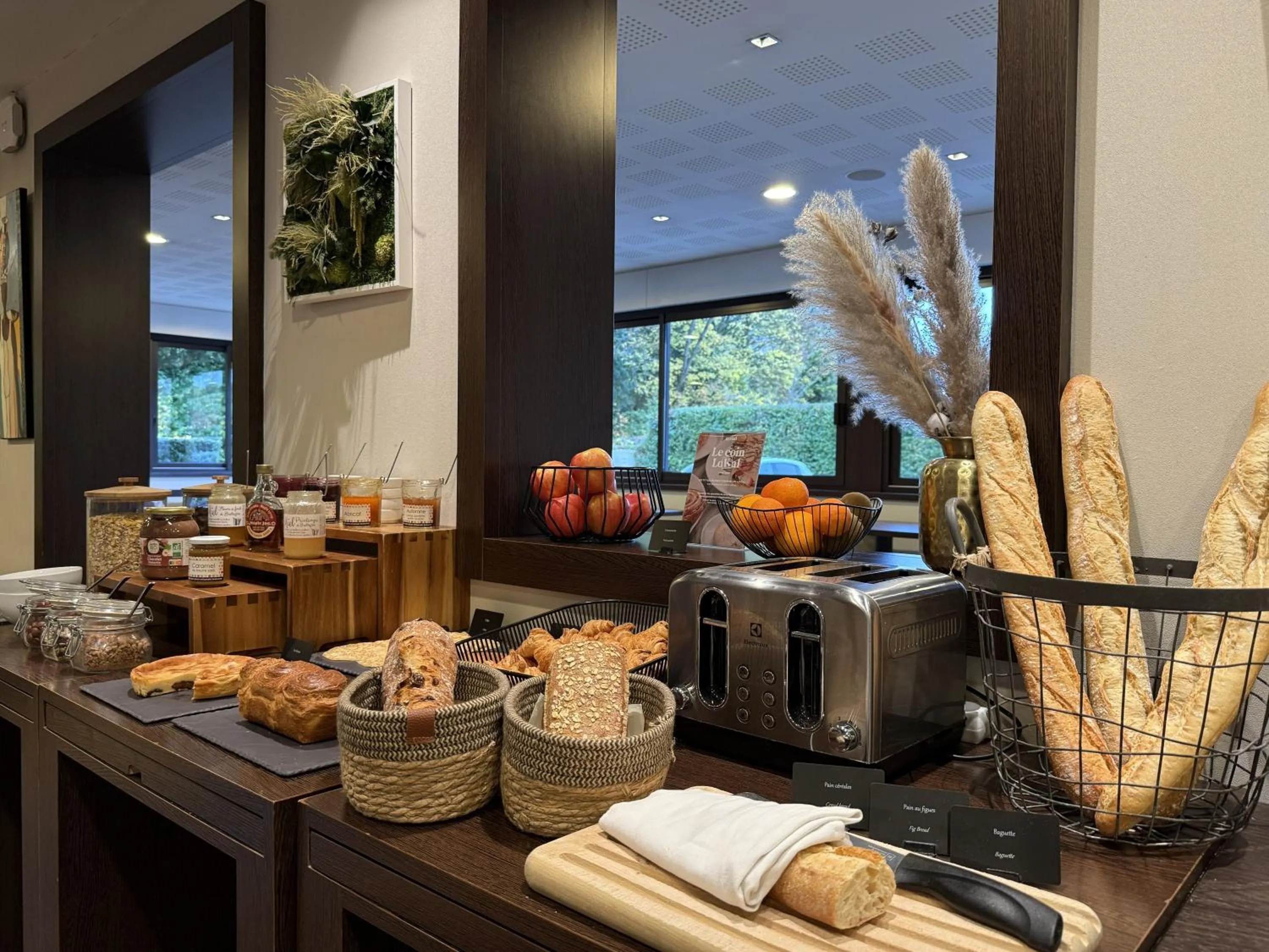 Breakfast in Kyriad Rennes Nord Hotel