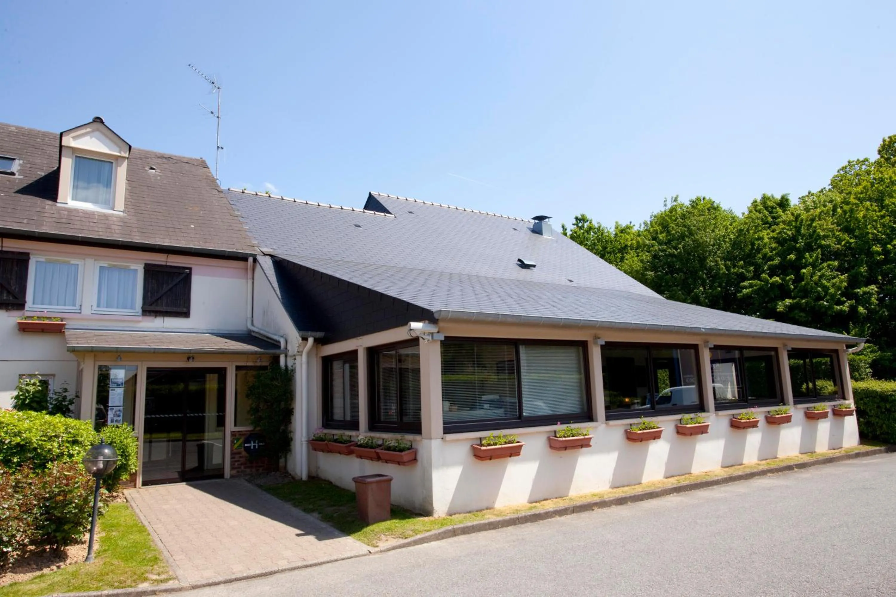 Property building in Kyriad Rennes Nord Hotel