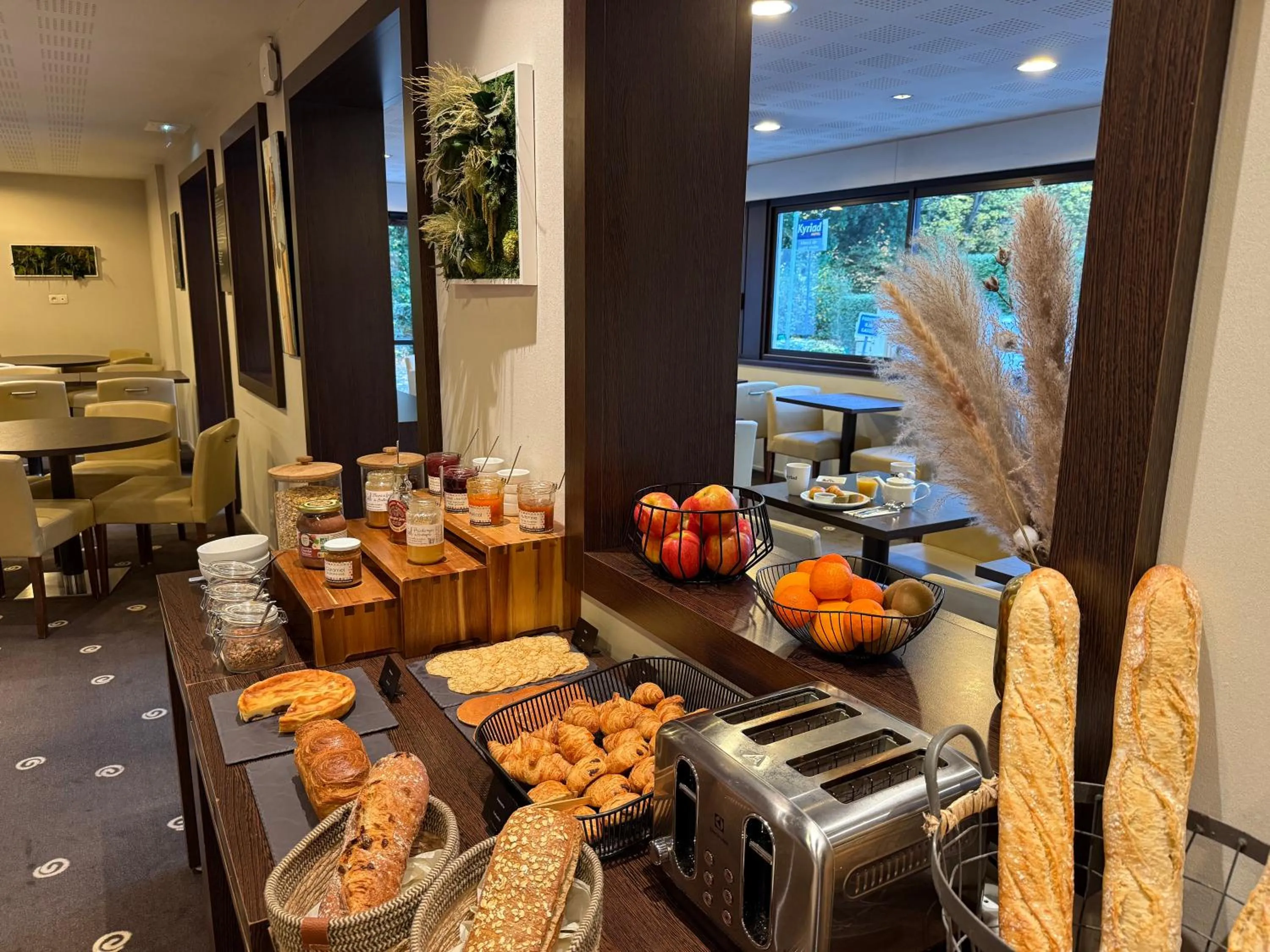 Breakfast in Kyriad Rennes Nord Hotel