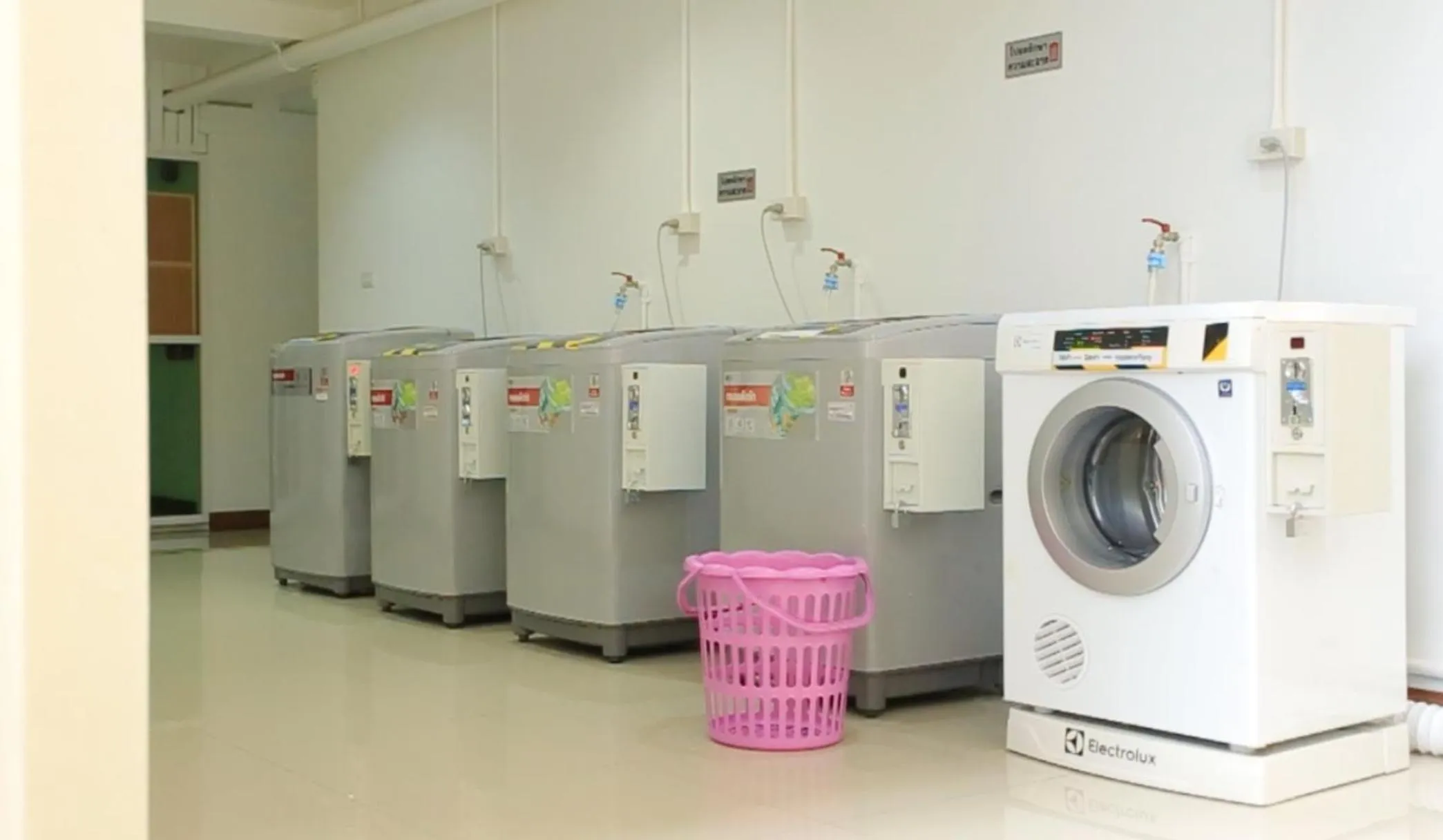 Area and facilities in Monmuang