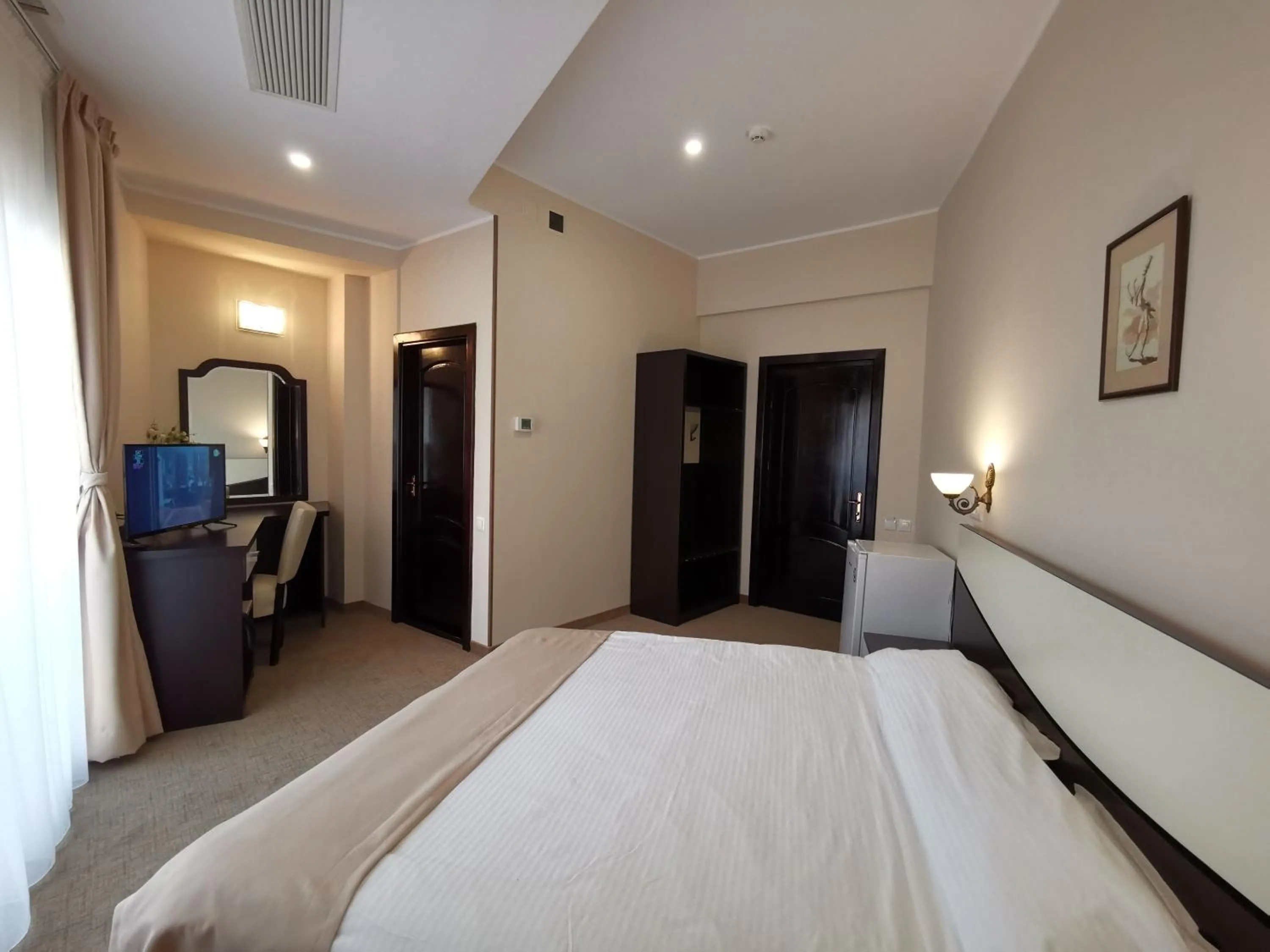 Photo of the whole room, Bed in Hotel New Derby