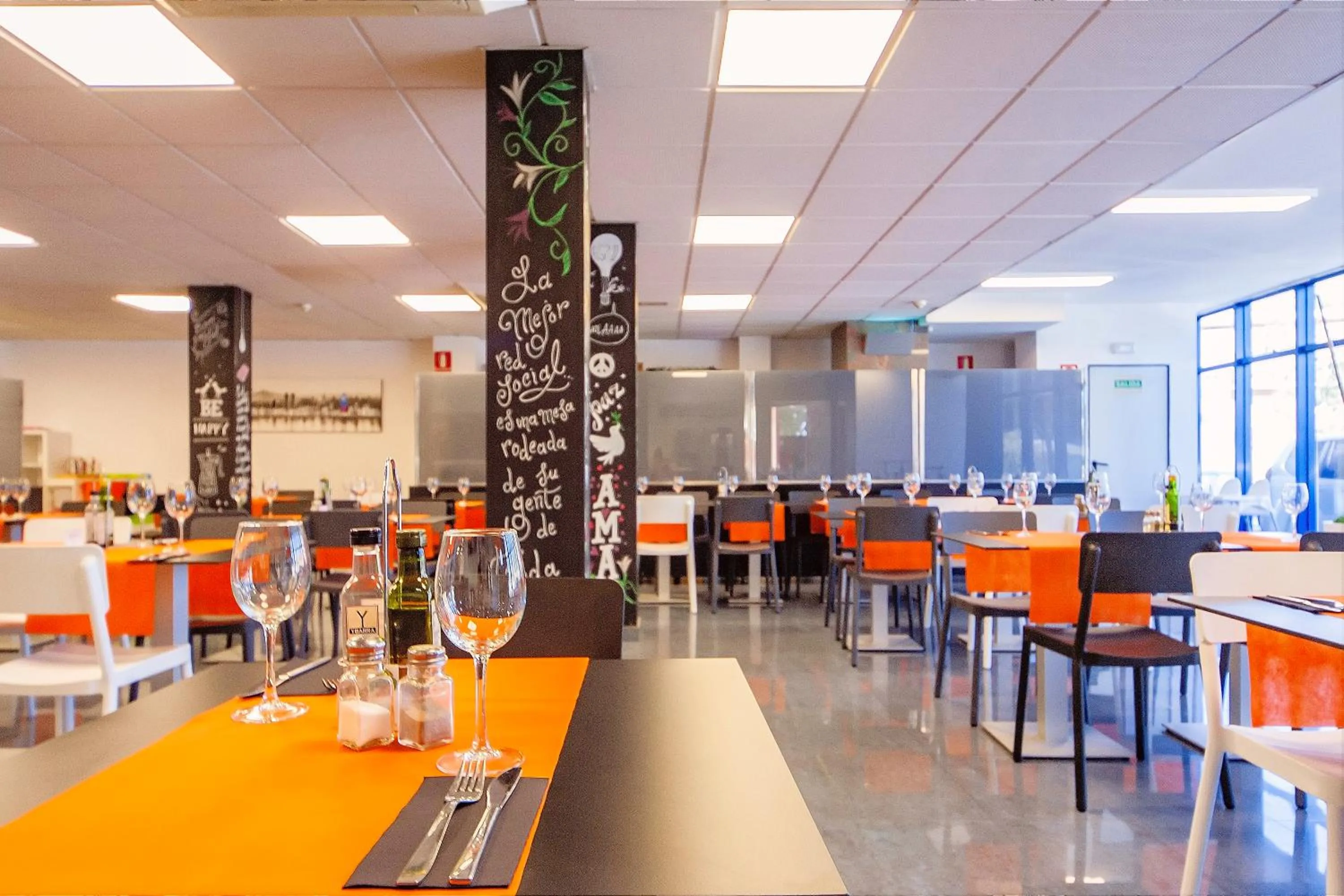 Restaurant/places to eat in HOTEL SANT PERE ll HSPII