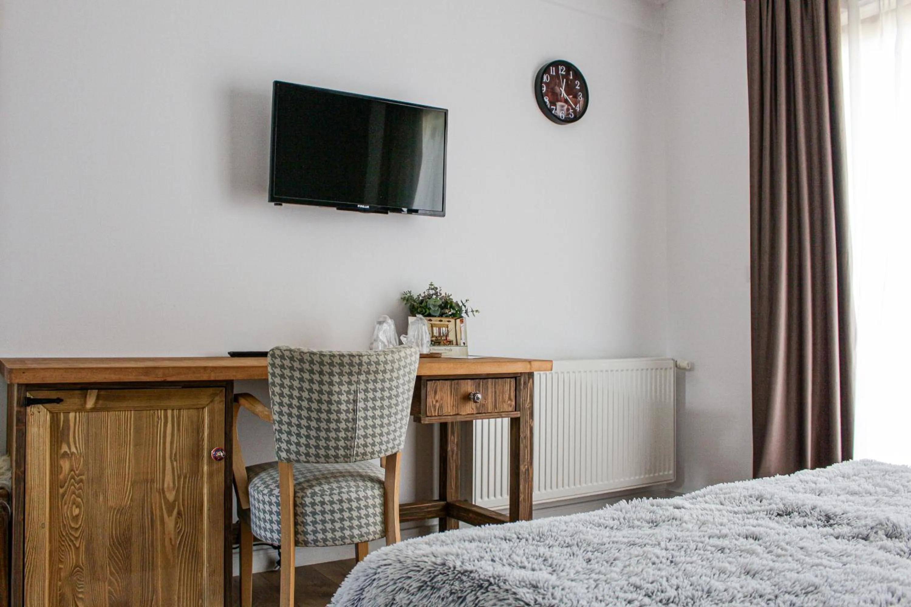 TV and multimedia, Bed in Pensiunea Banffy