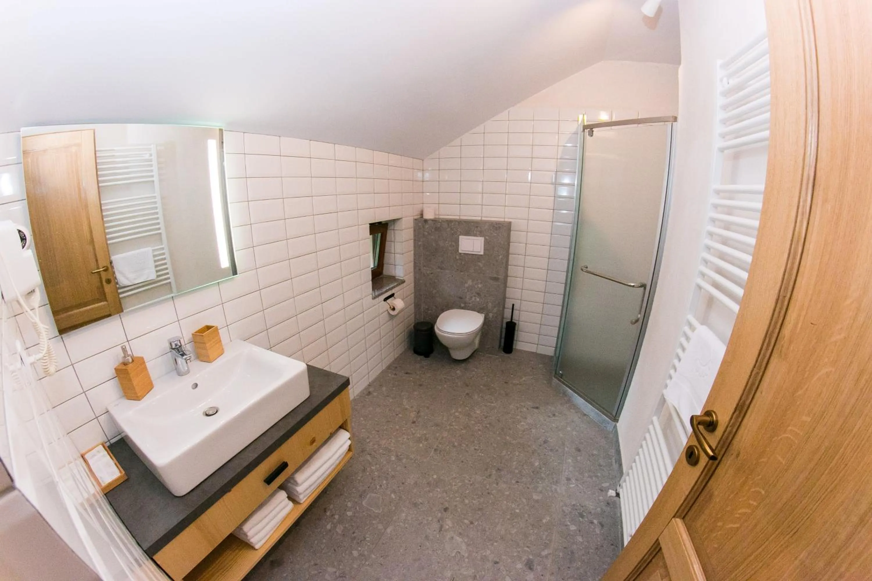 Bathroom in Pensiunea Banffy