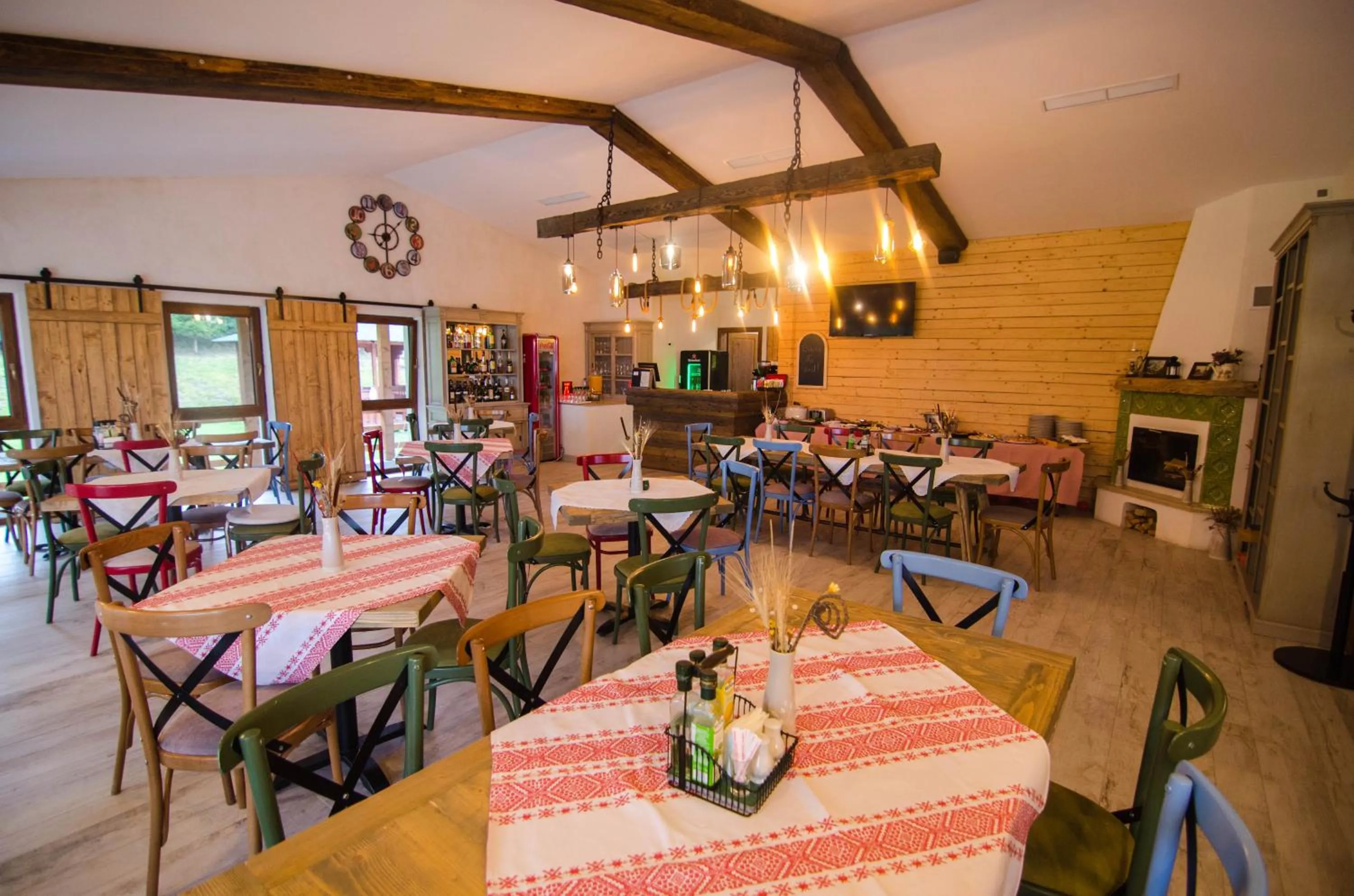 Restaurant/places to eat in Pensiunea Banffy