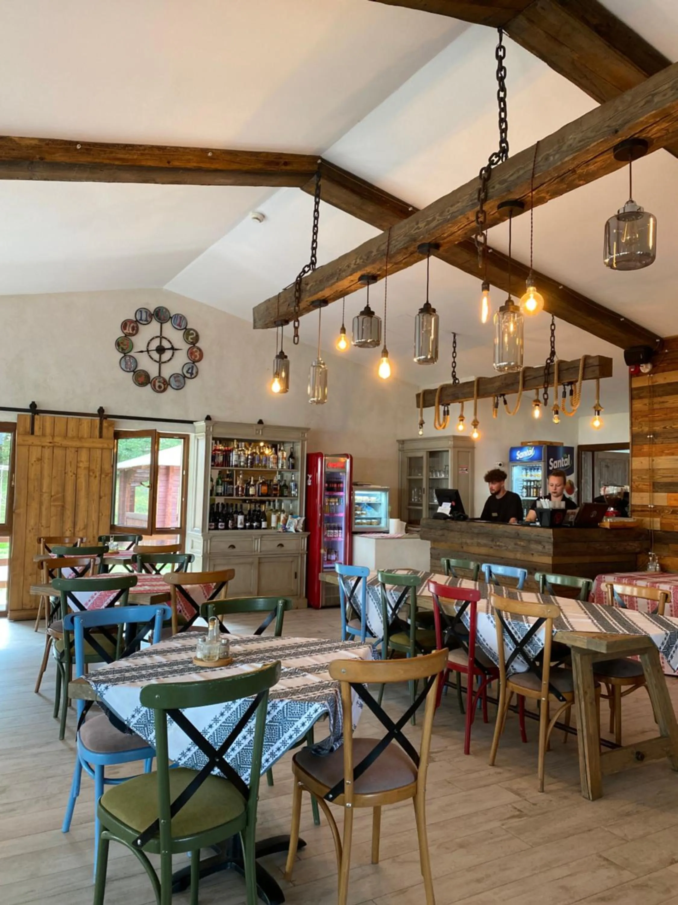 Restaurant/places to eat in Pensiunea Banffy