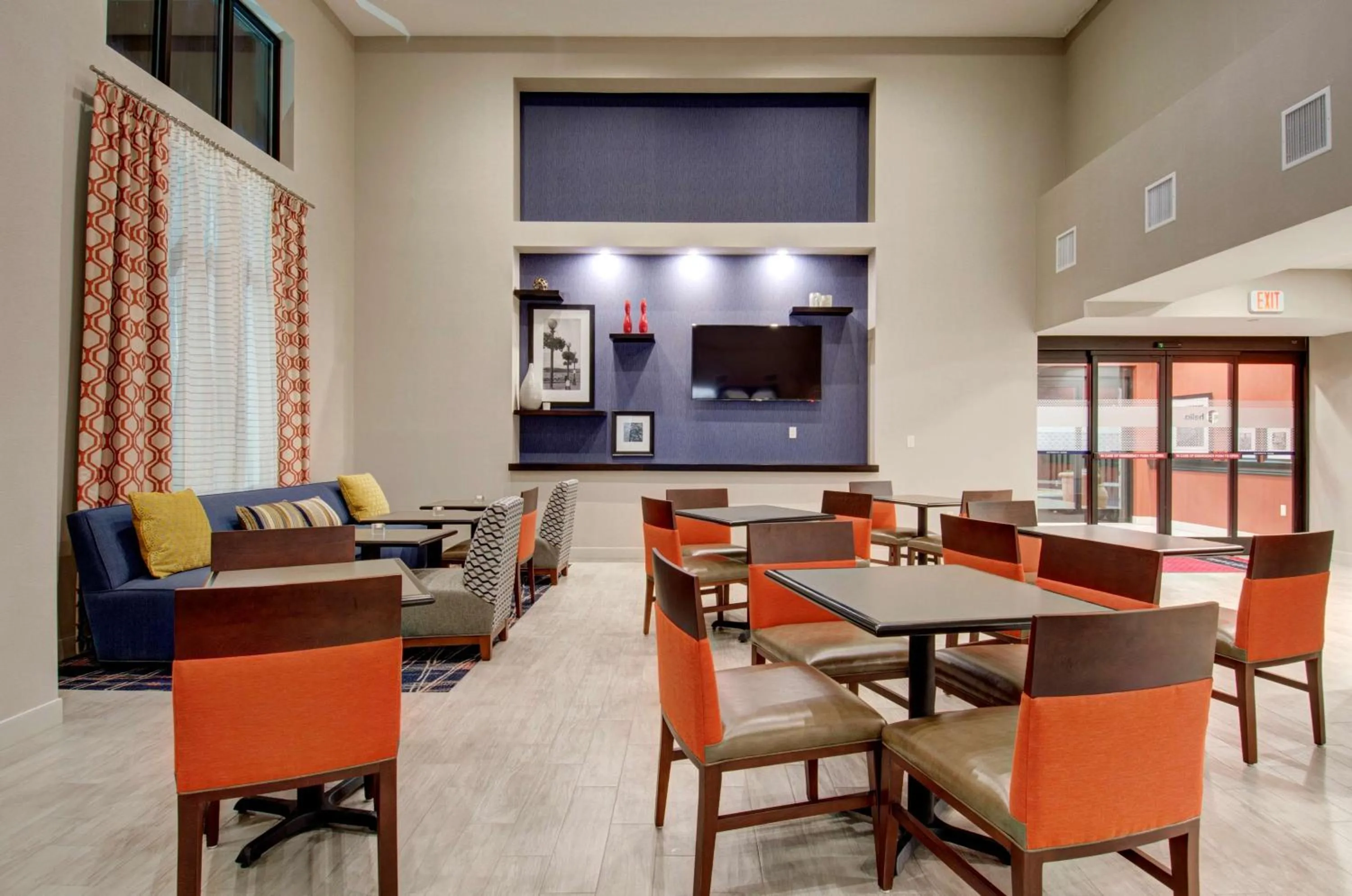 Lobby or reception in Hampton Inn & Suites Springfield Downtown