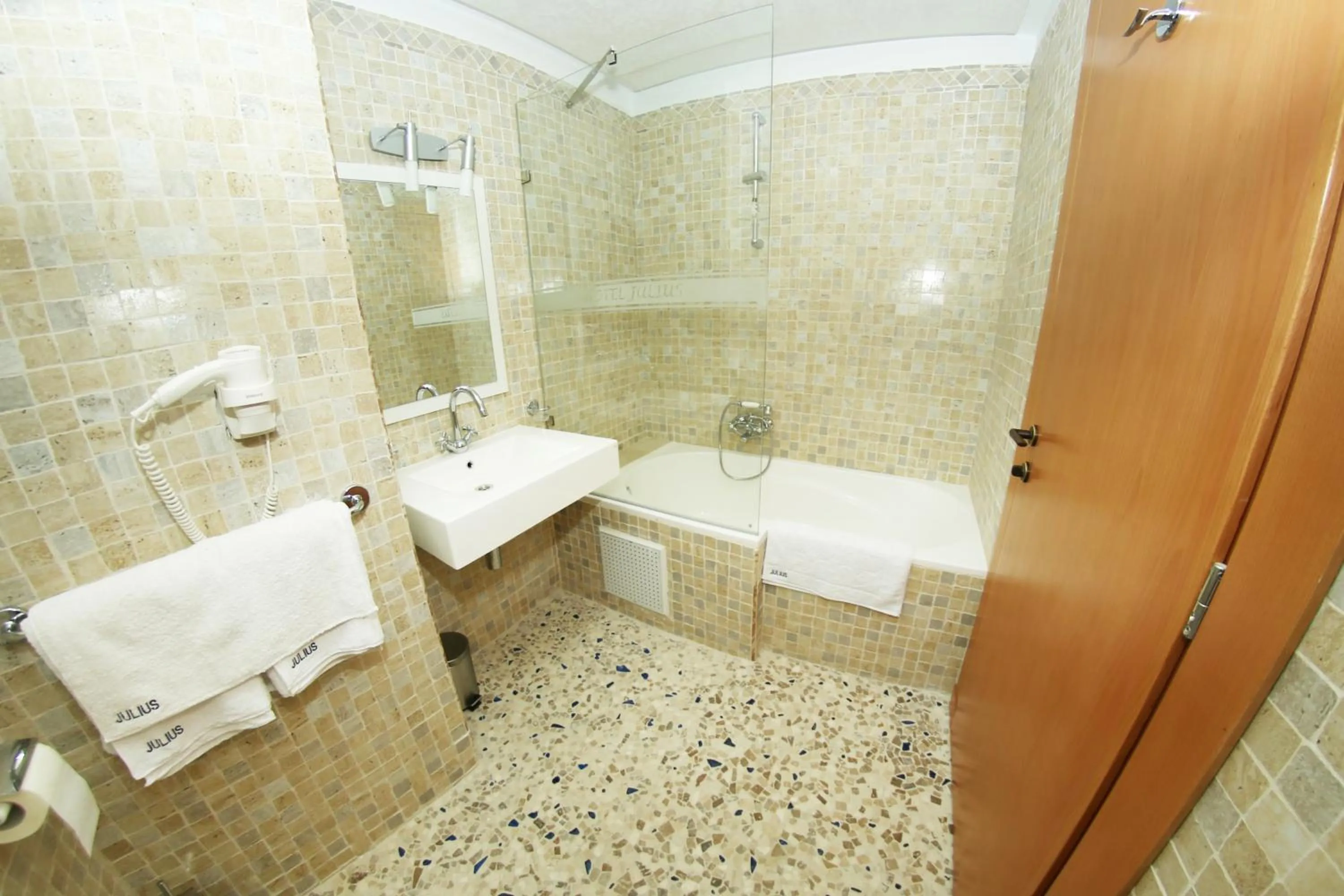 Bathroom in Hotel Julius