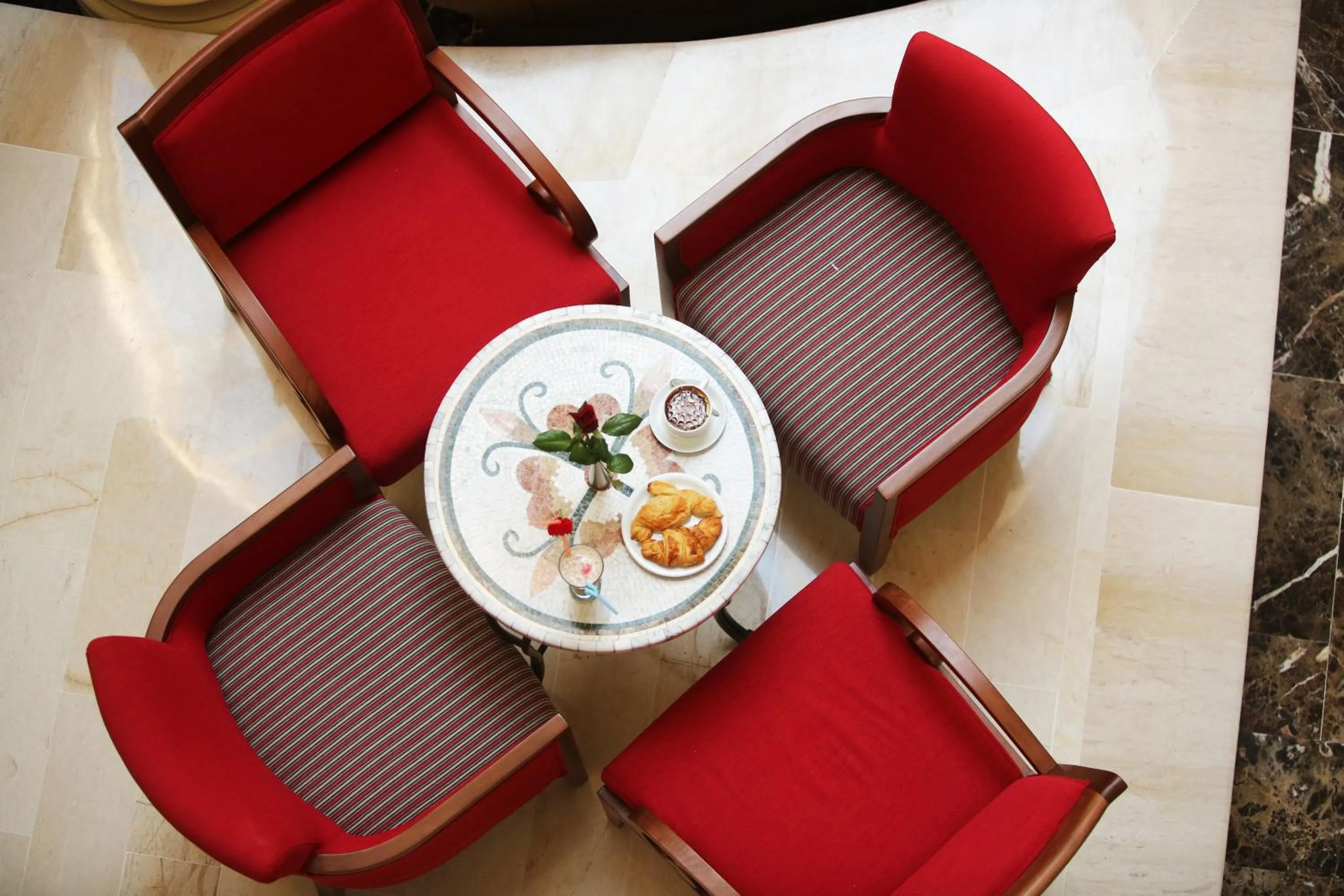 Communal lounge/ TV room in Hotel Julius