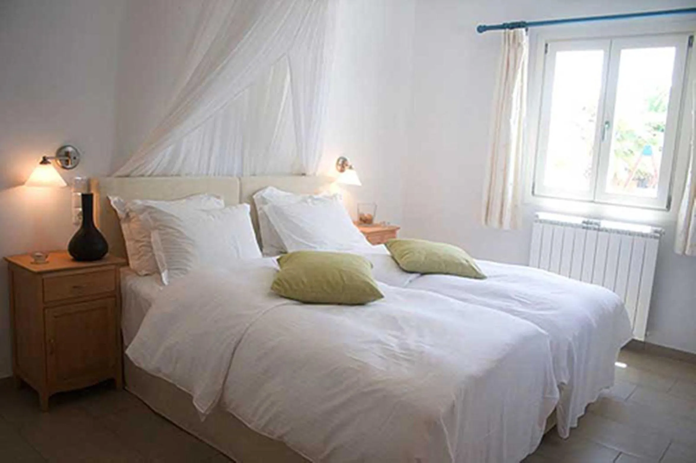 Bedroom, Bed in Zephyros