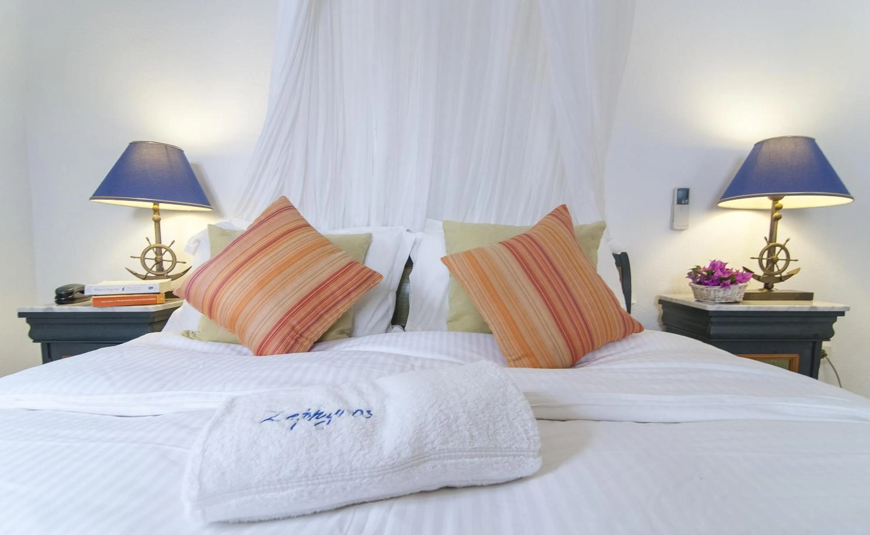 Decorative detail, Bed in Zephyros