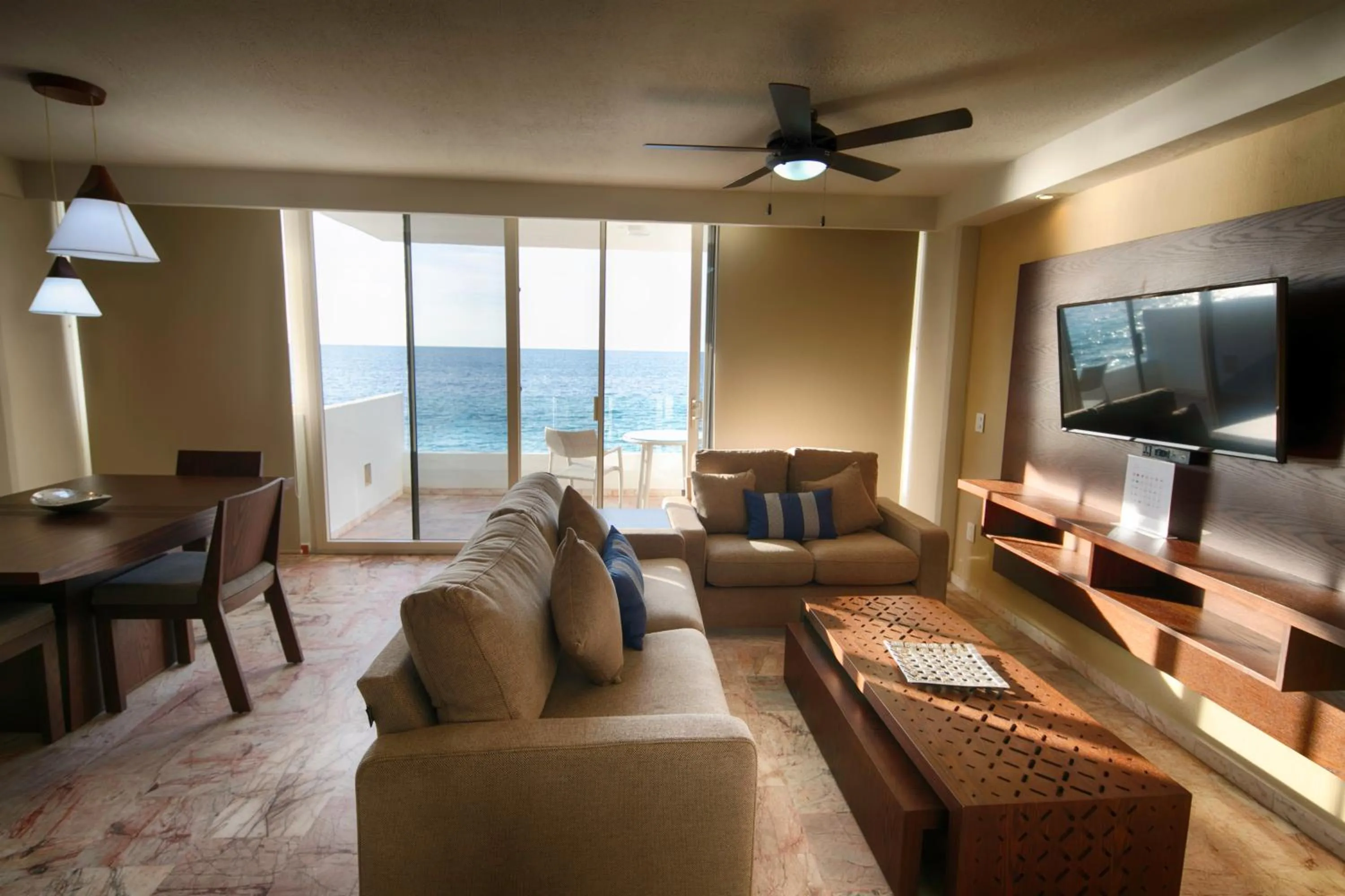 Living room in Costa Sur Resort & Spa