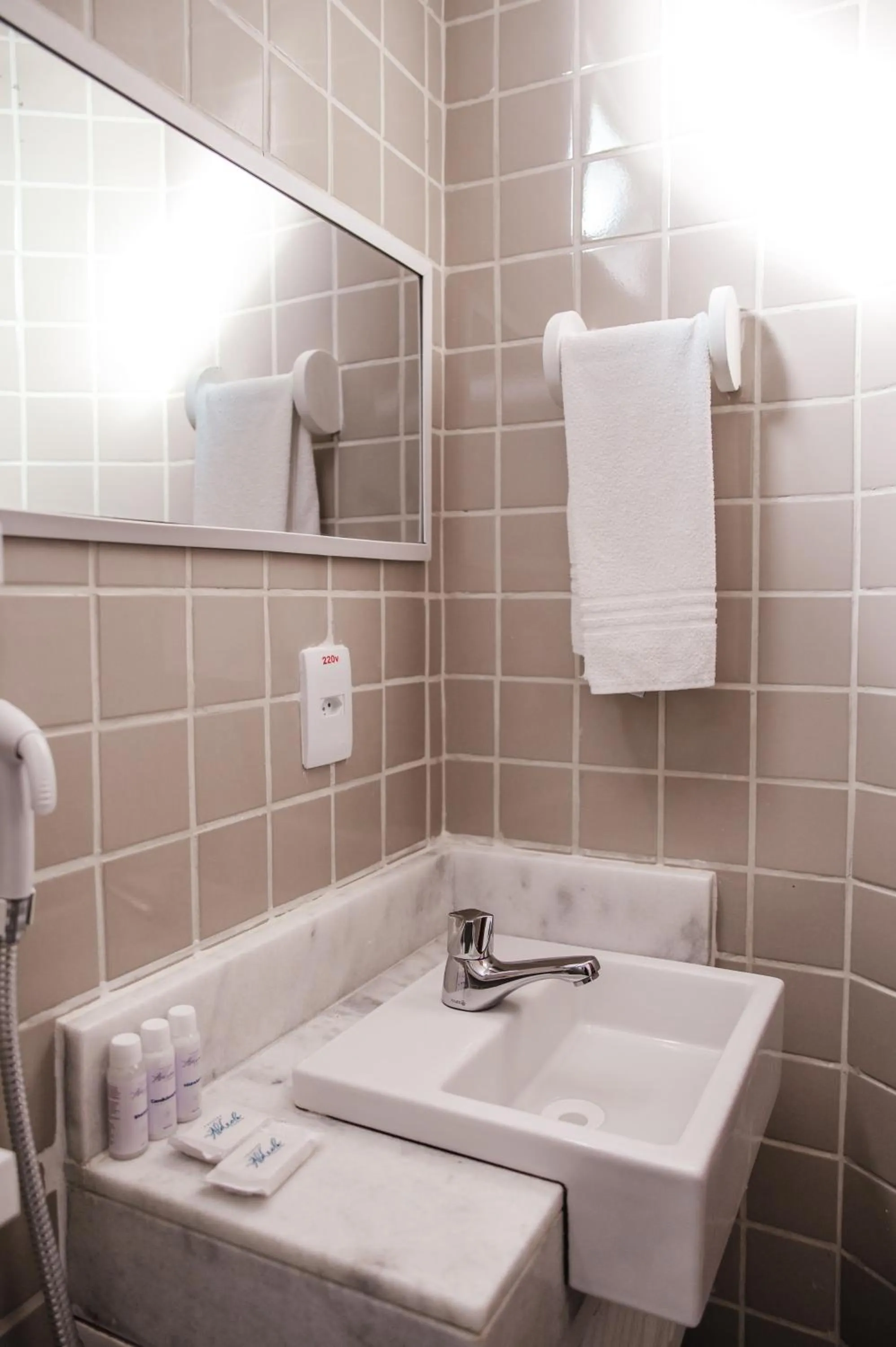 Bathroom in Pousada Aldeola by Slaviero Hotéis