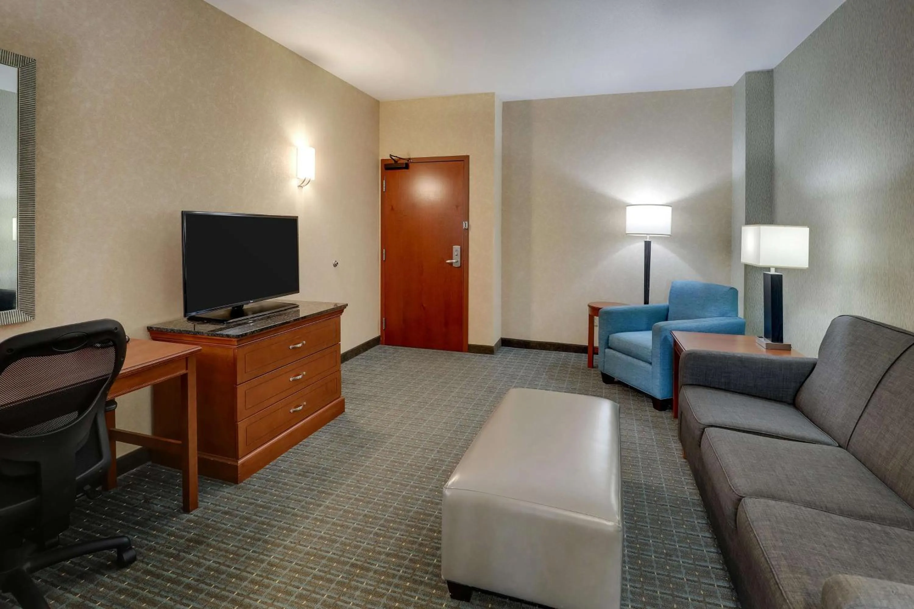 Bedroom in Drury Inn & Suites Grand Rapids