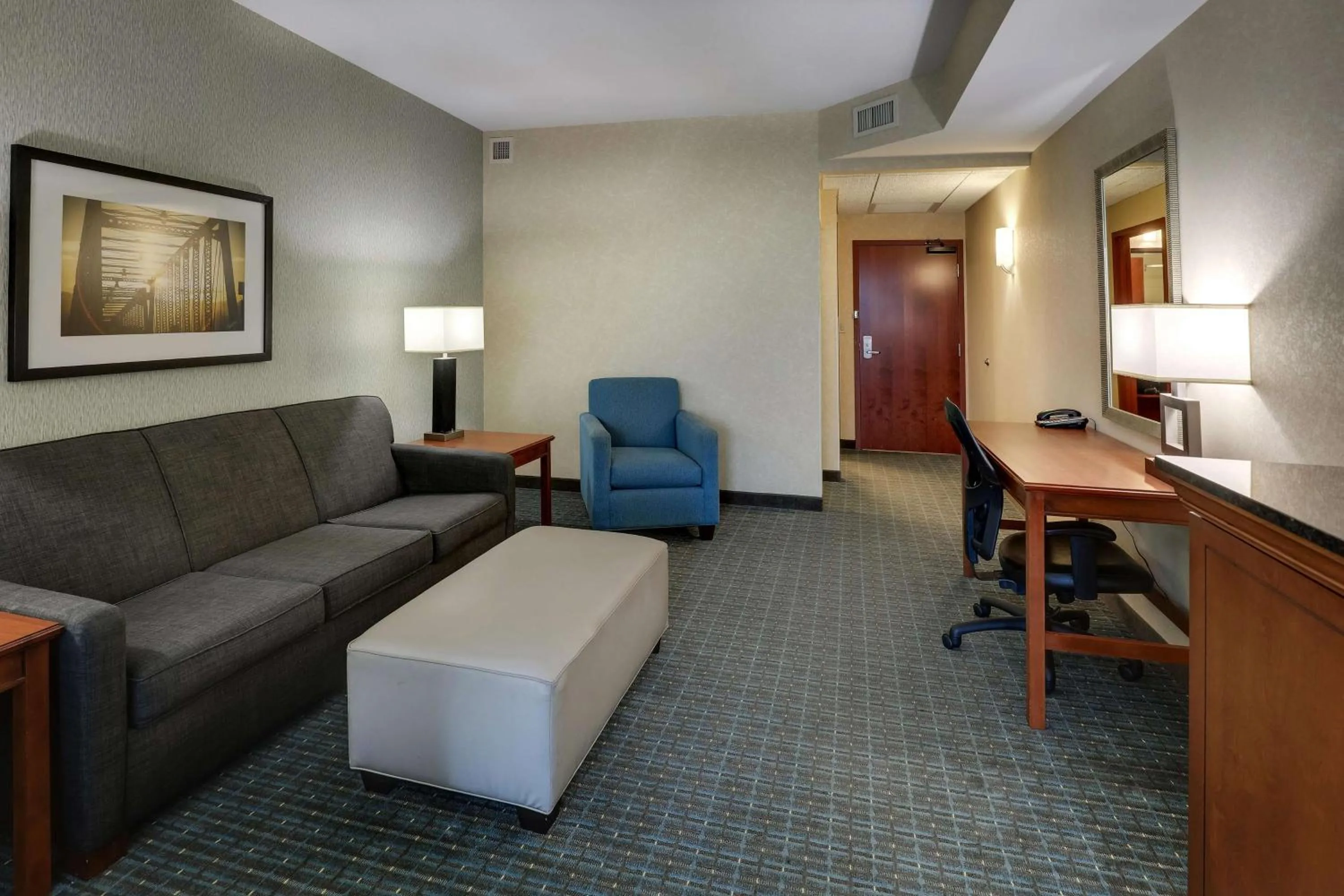 Bedroom in Drury Inn & Suites Grand Rapids