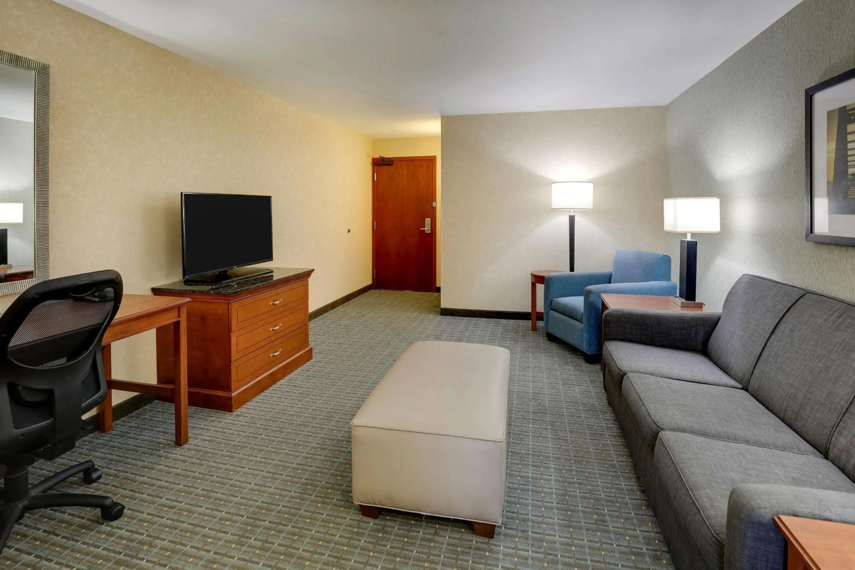 Bedroom in Drury Inn & Suites Grand Rapids
