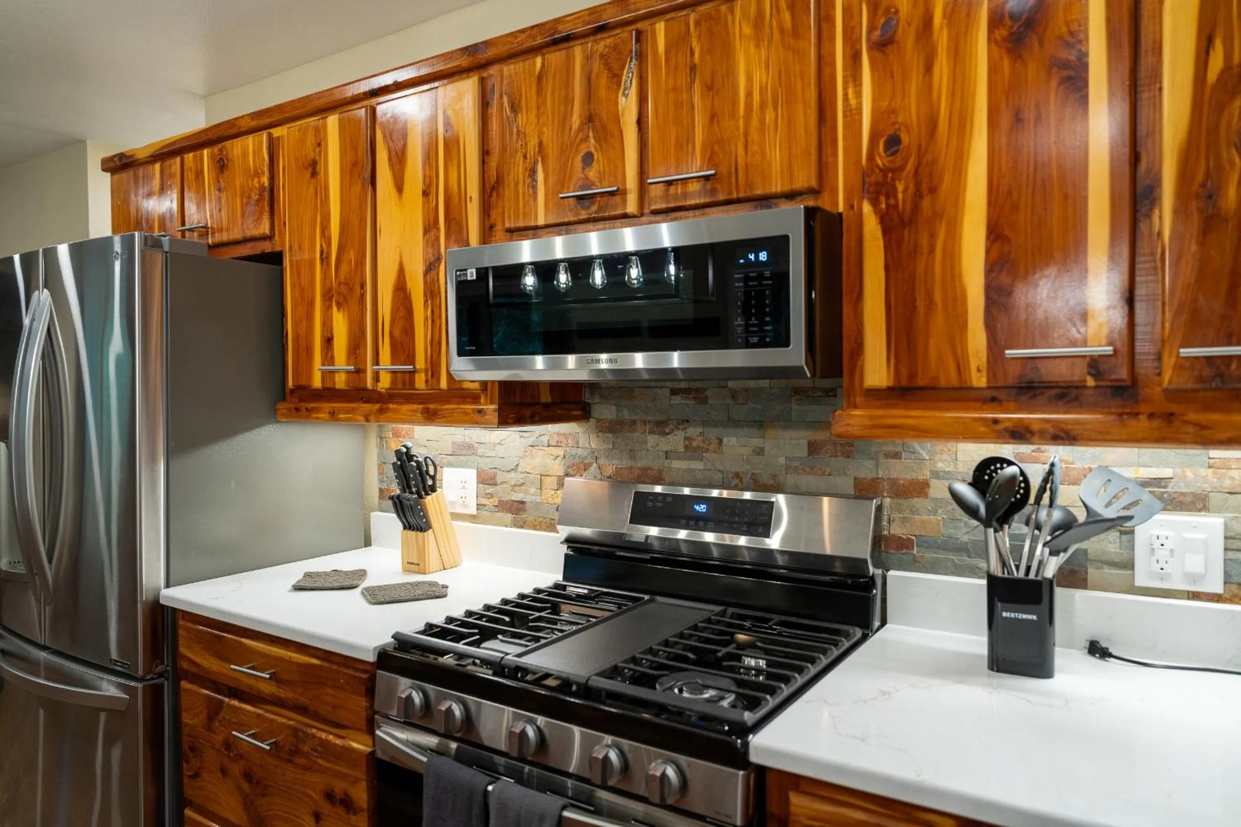 Ouray Riverside Resort - Inn & Cabins