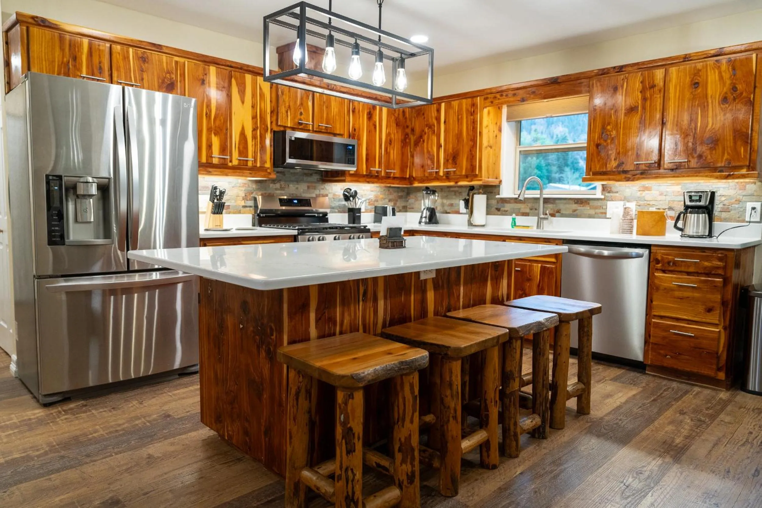 Ouray Riverside Resort - Inn & Cabins