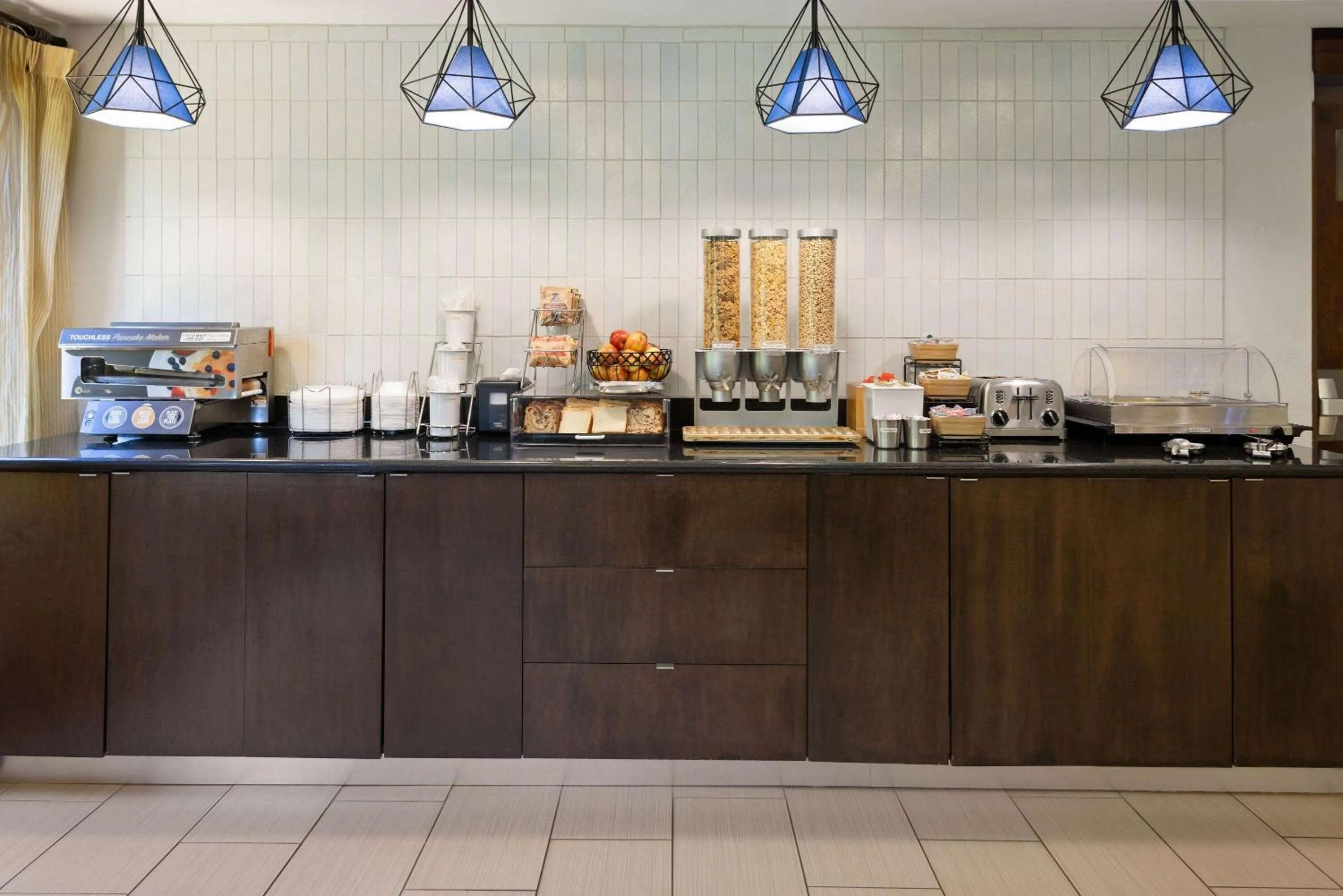 Breakfast in La Quinta by Wyndham LaGrange / I-85