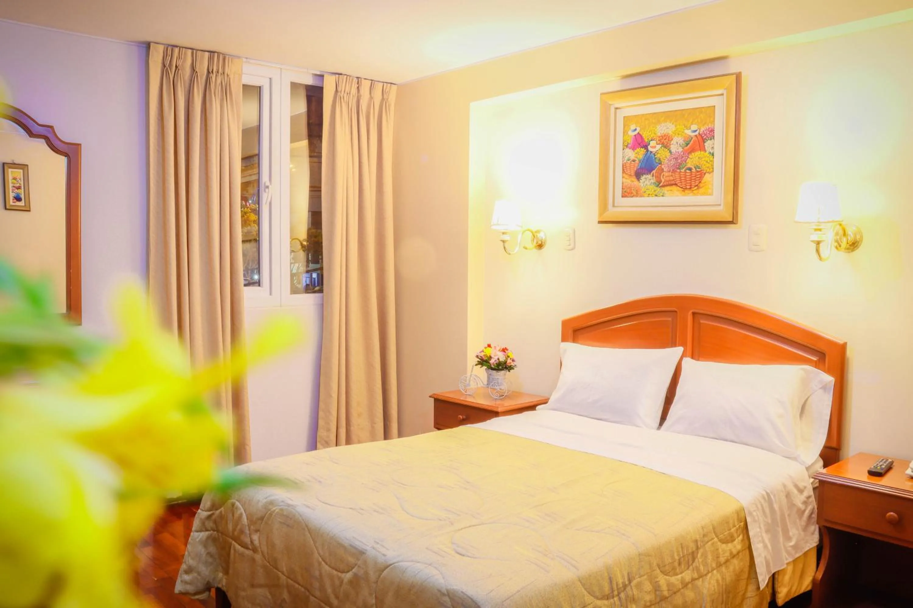 Bed in Hotel Manhattan Inn Airport