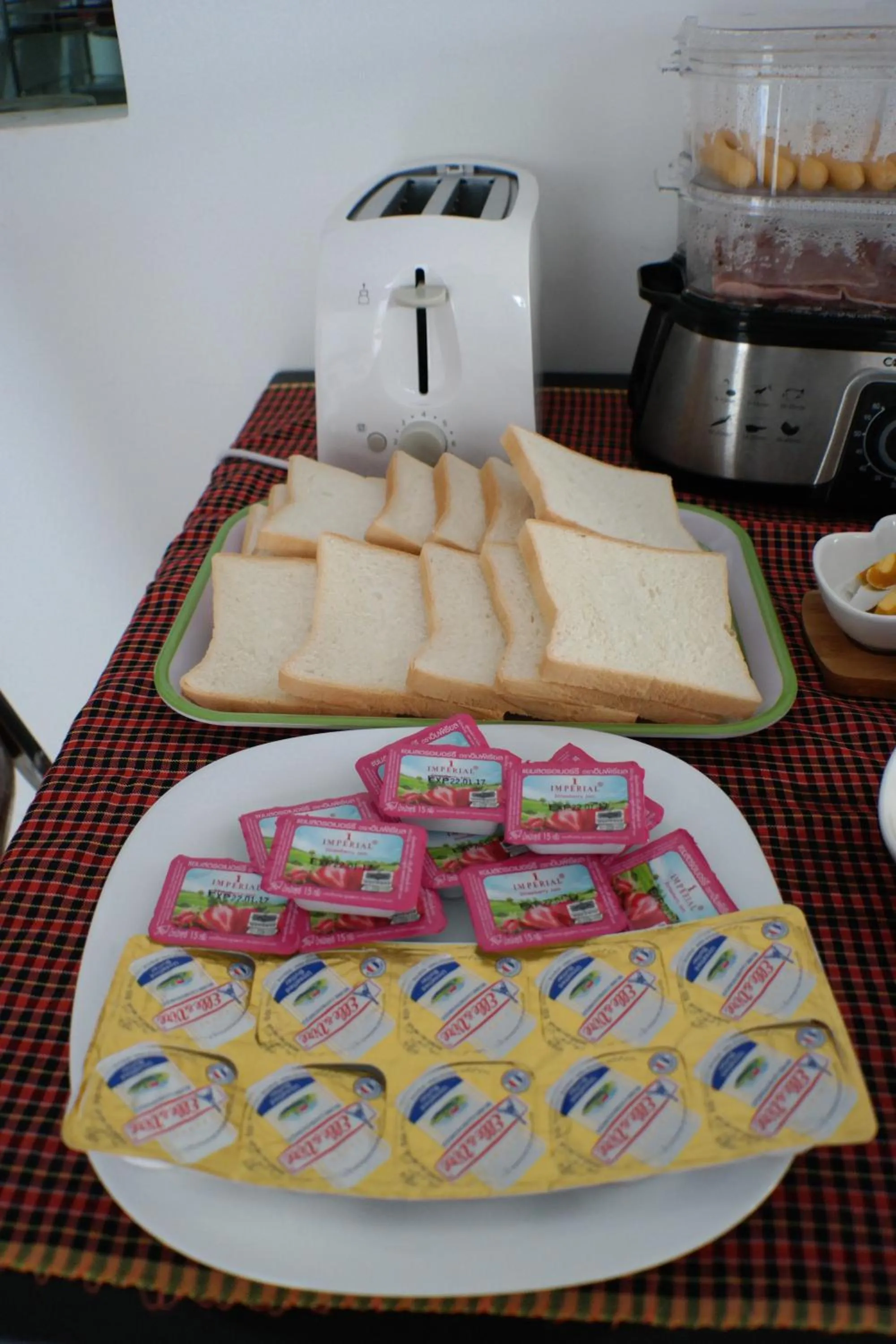 Restaurant/places to eat in Mowin Boutique Hotel & Residence