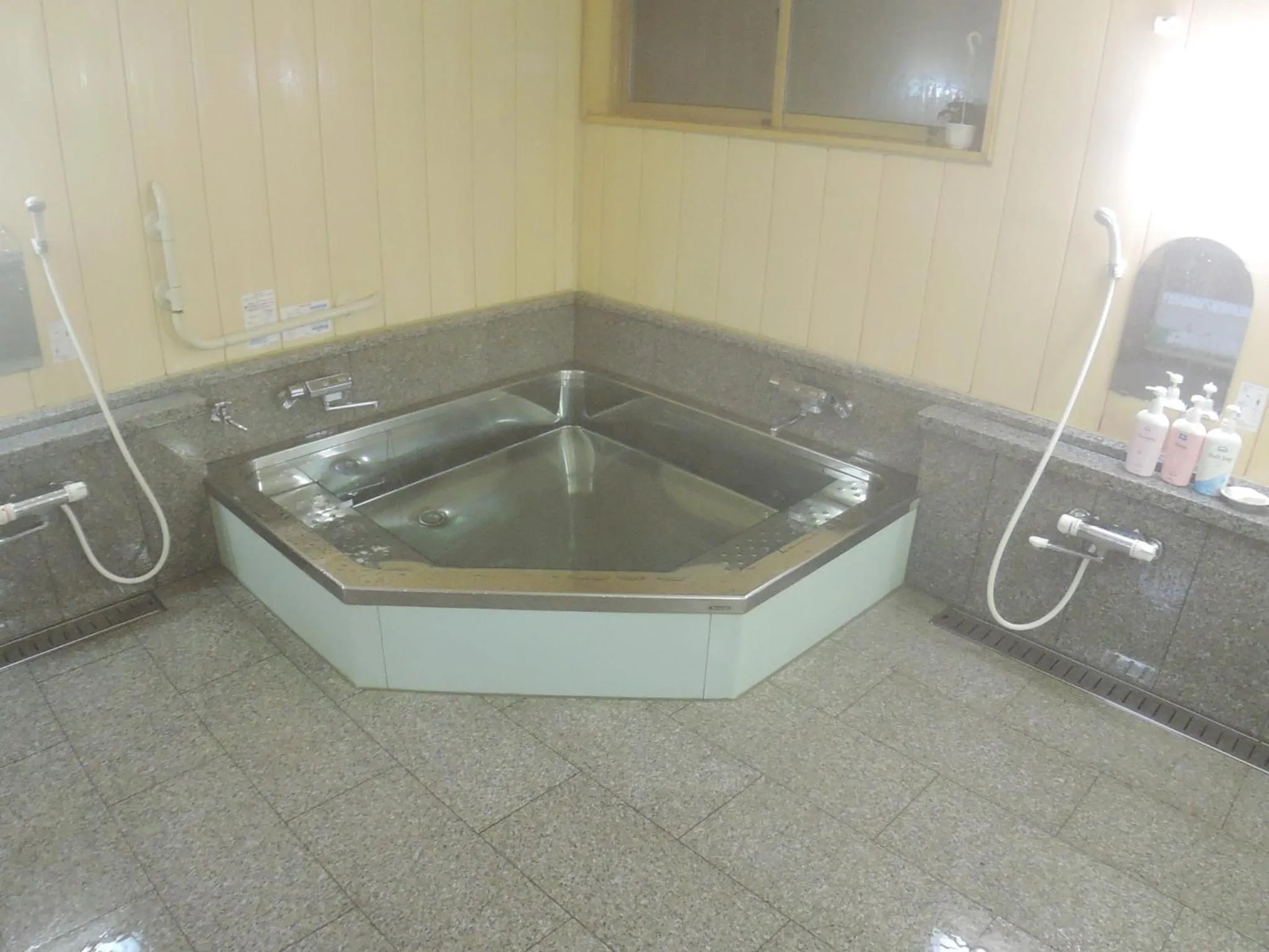 Public Bath in Sendaiya