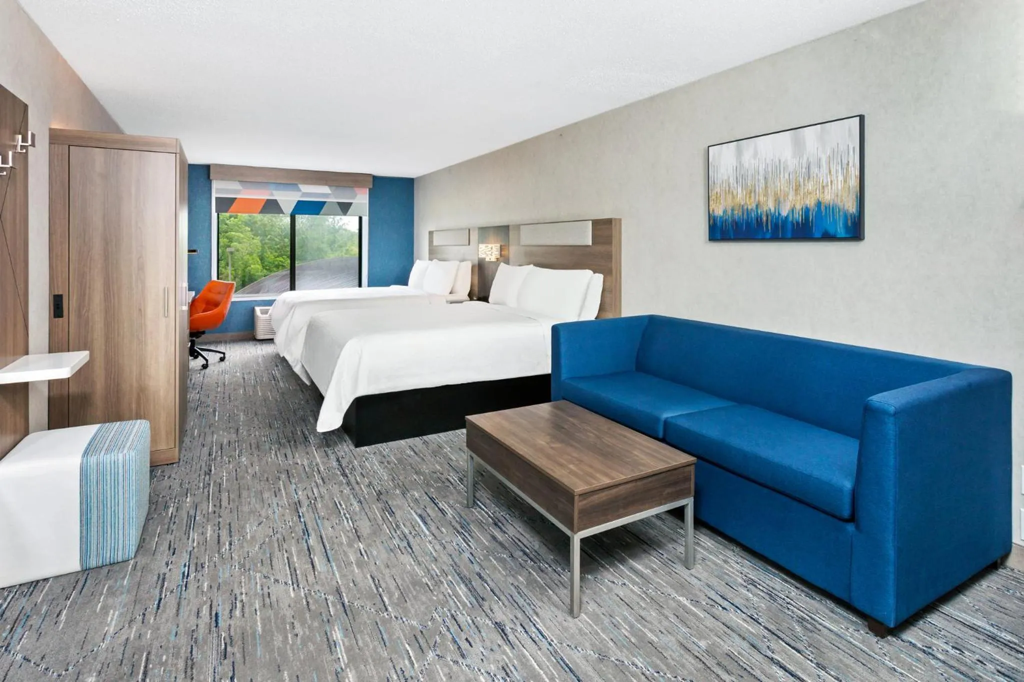 Photo of the whole room, Bed in Holiday Inn Express Hotel & Suites Youngstown - North Lima/Boardman by IHG