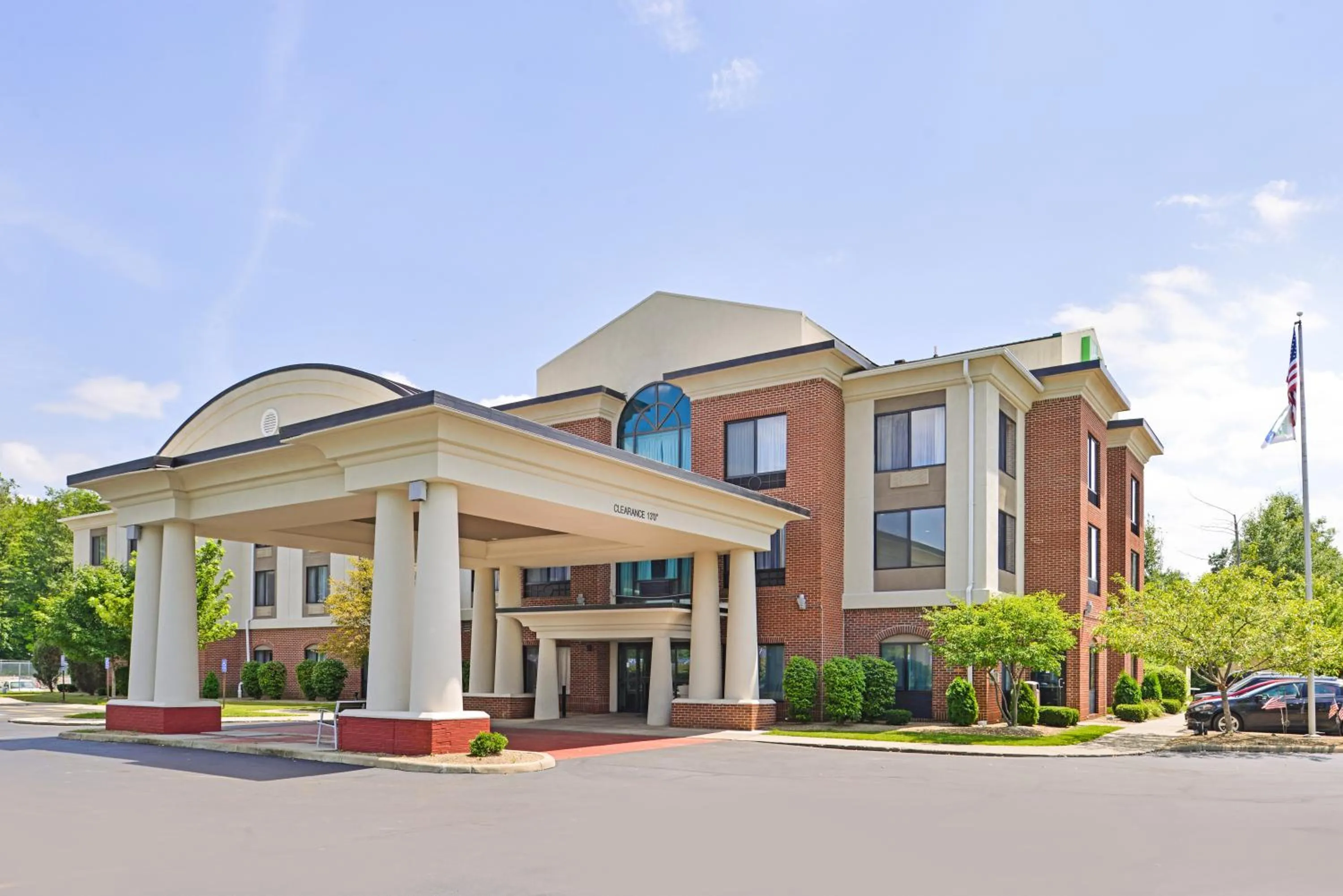 Property building in Holiday Inn Express Hotel & Suites Youngstown - North Lima/Boardman by IHG