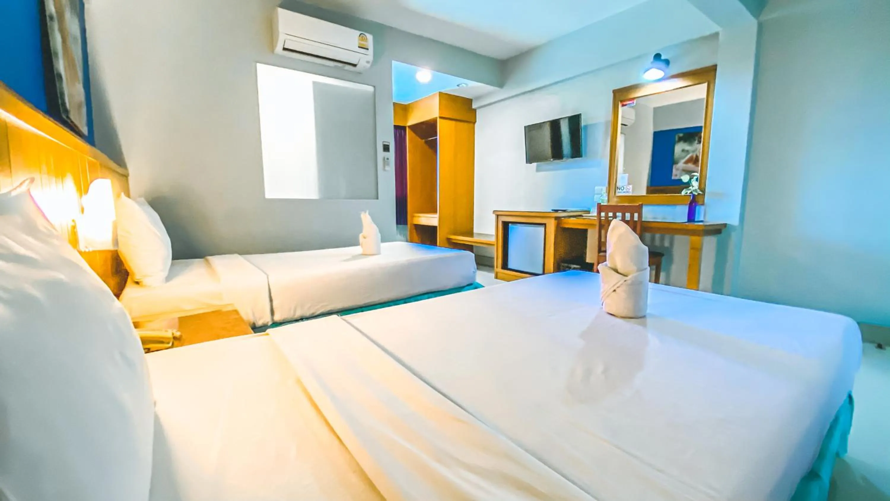 Photo of the whole room, Bed in K2 Hotel @ Airport