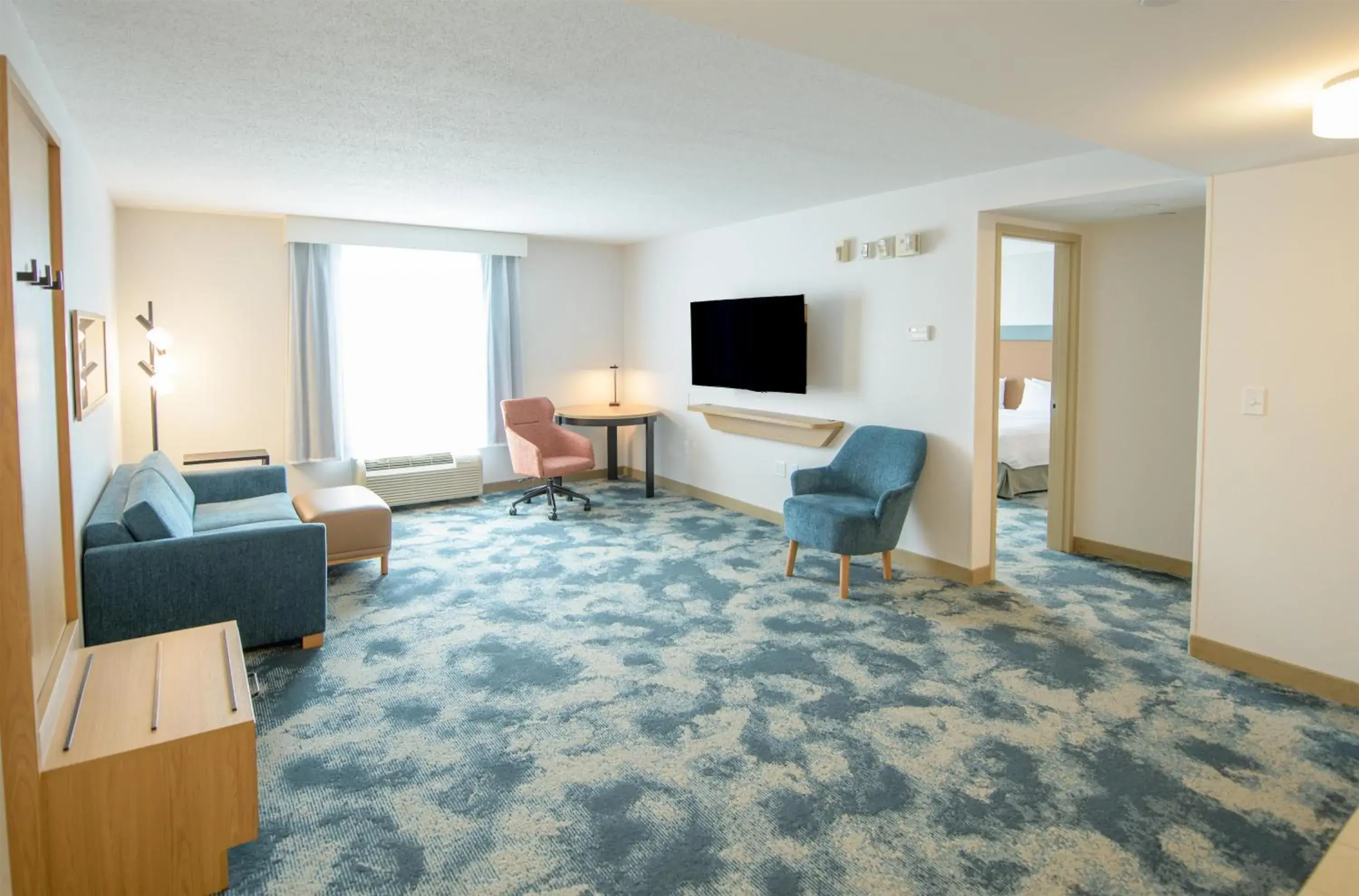 King Suite - Mobility and Hearing Access/Non-Smoking in Hampton Inn Presque Isle King Suite - Mobility and Hearing Access/Non-Smoking in Hampton Inn Presque Isle