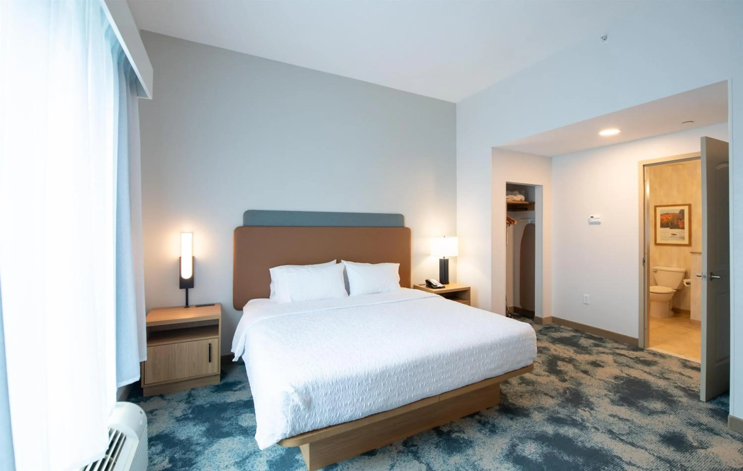 Bed in Hampton Inn Presque Isle