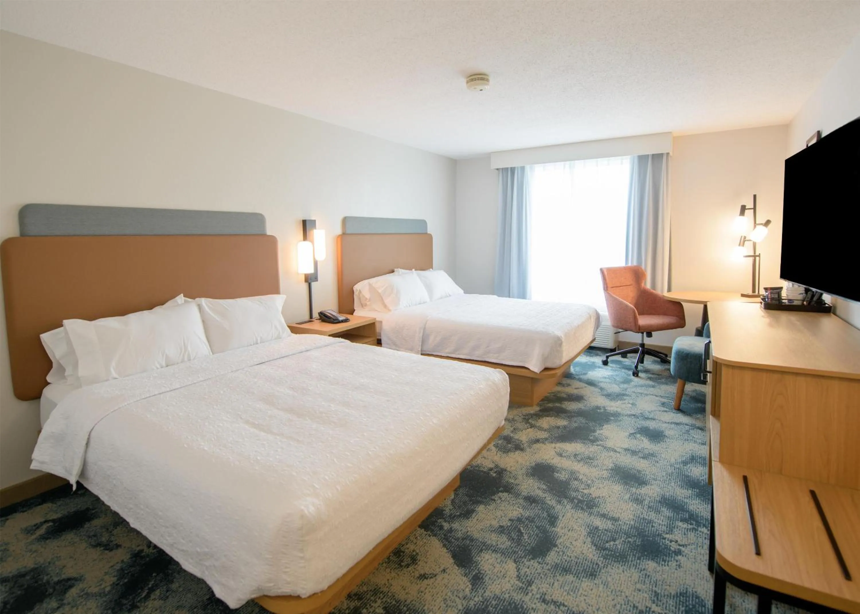 Bed in Hampton Inn Presque Isle